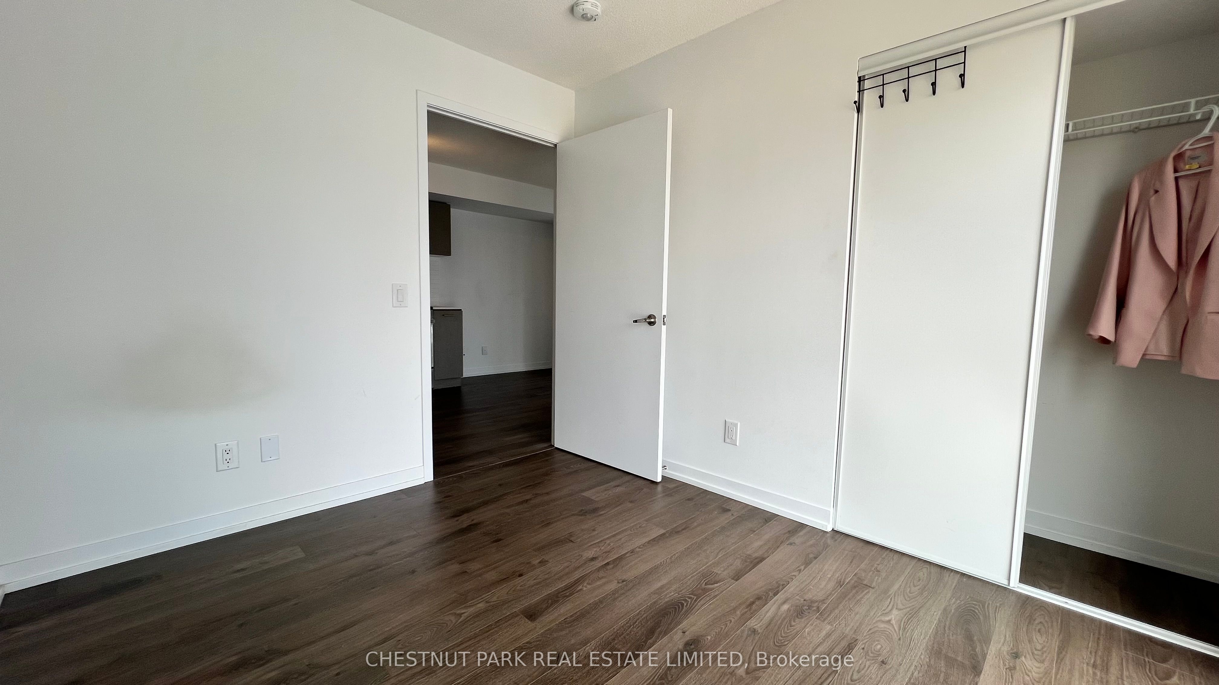 219 Dundas Street E, #2007