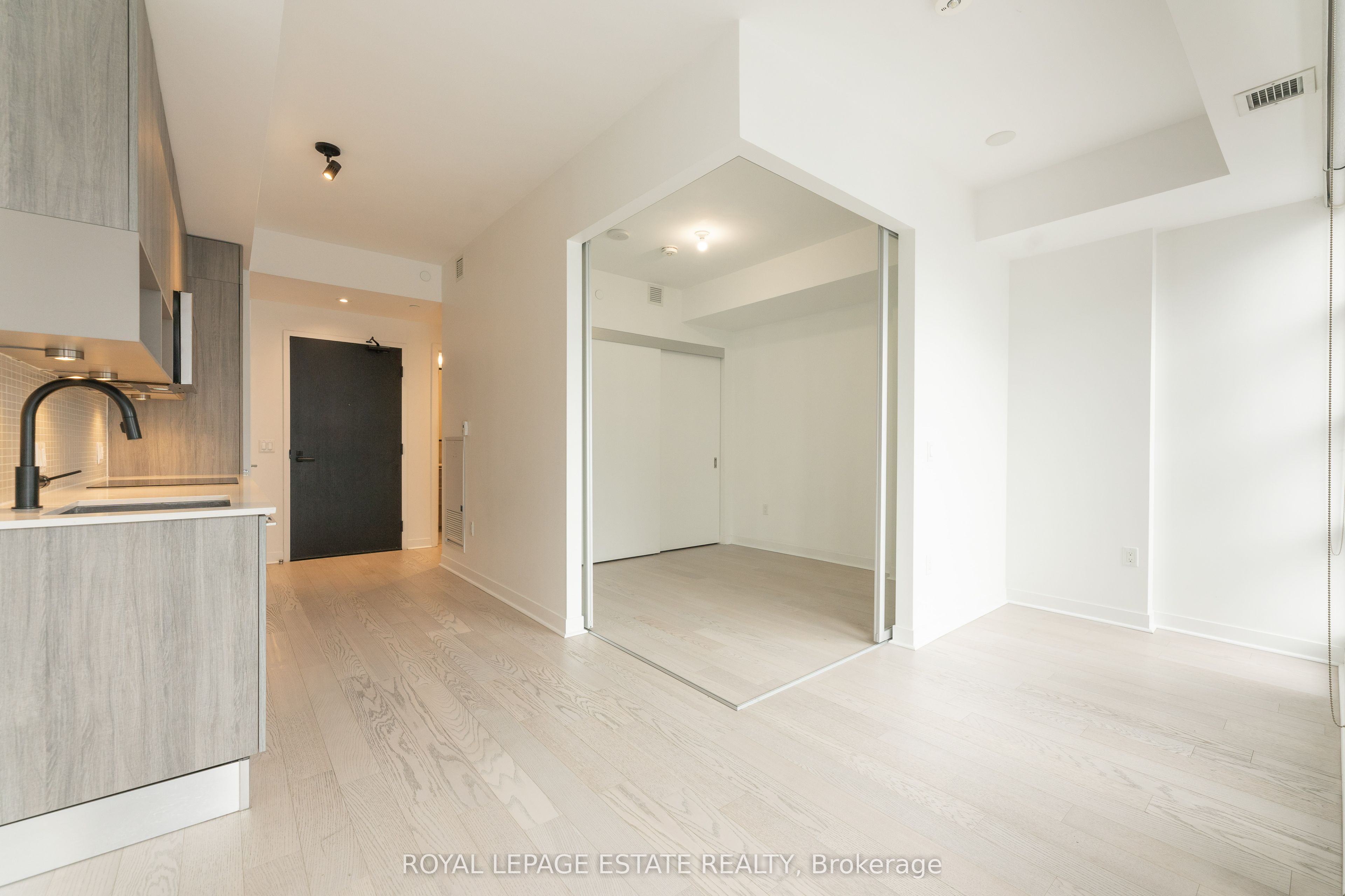 501 Adelaide Street W, #1106