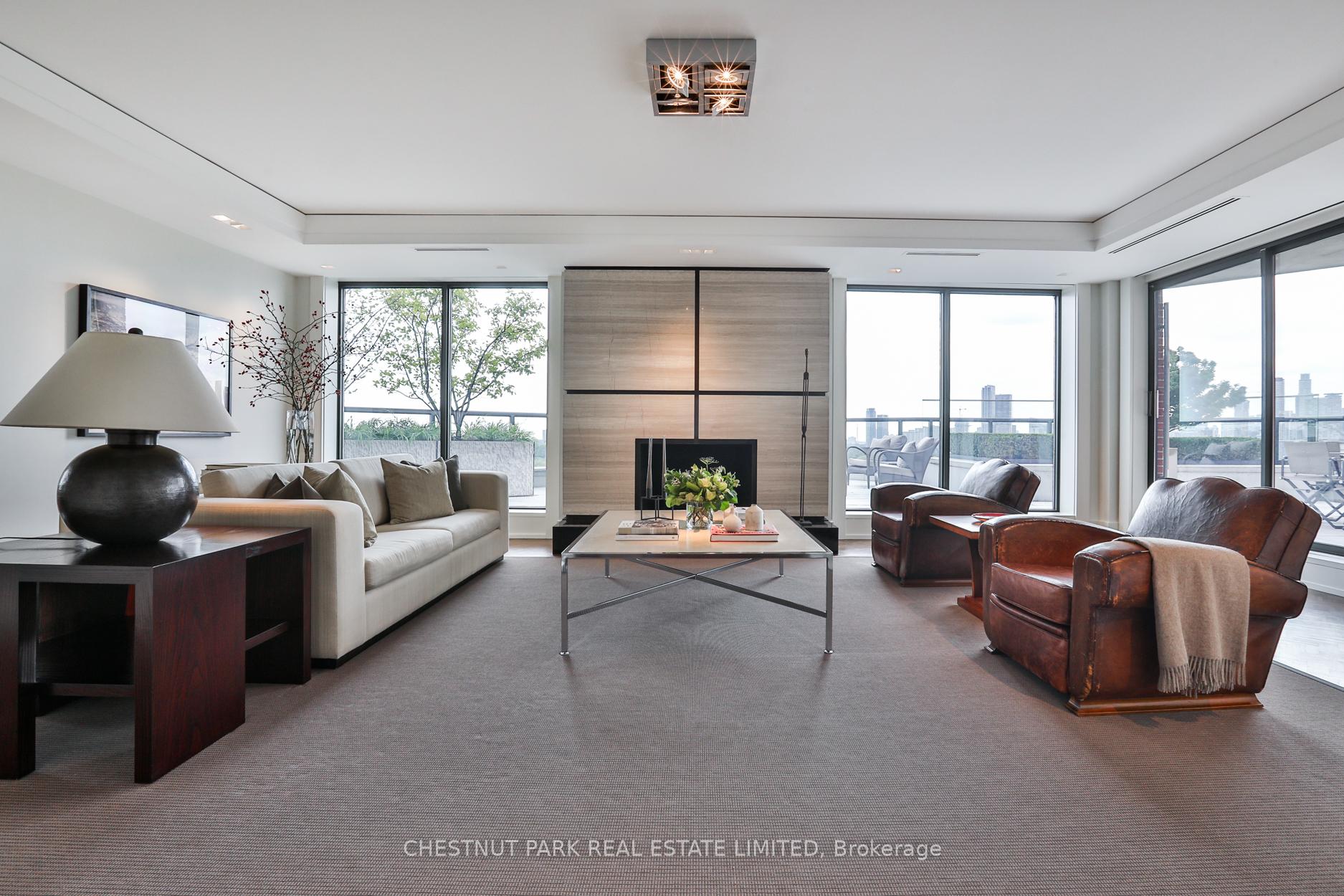 3 Bedrooms Condo at 33 Jackes,  Toronto For sale