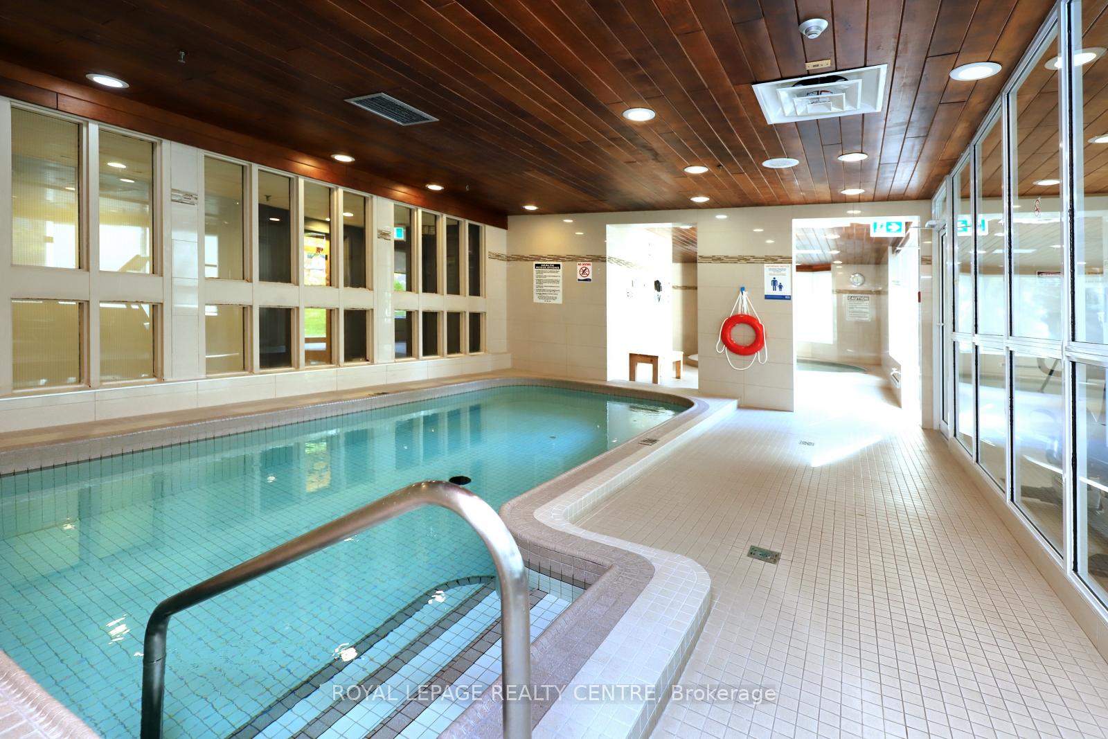 2 Bedrooms Condo at 1001 Cedarglen, Mississauga For sale