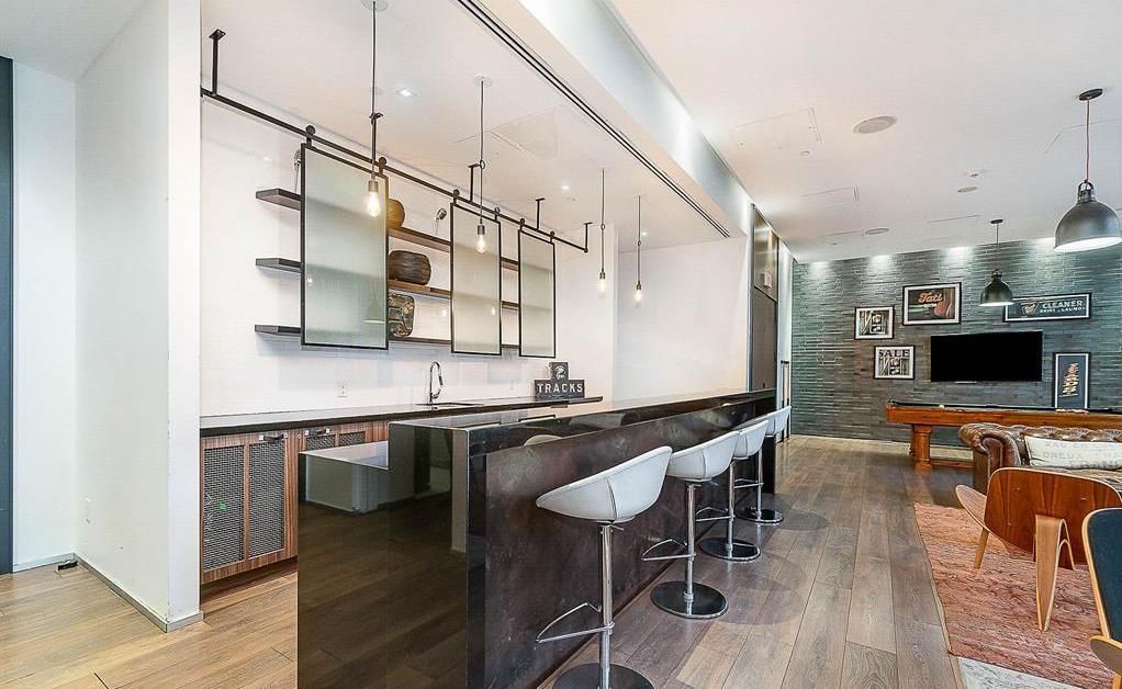 783 Bathurst Street 413