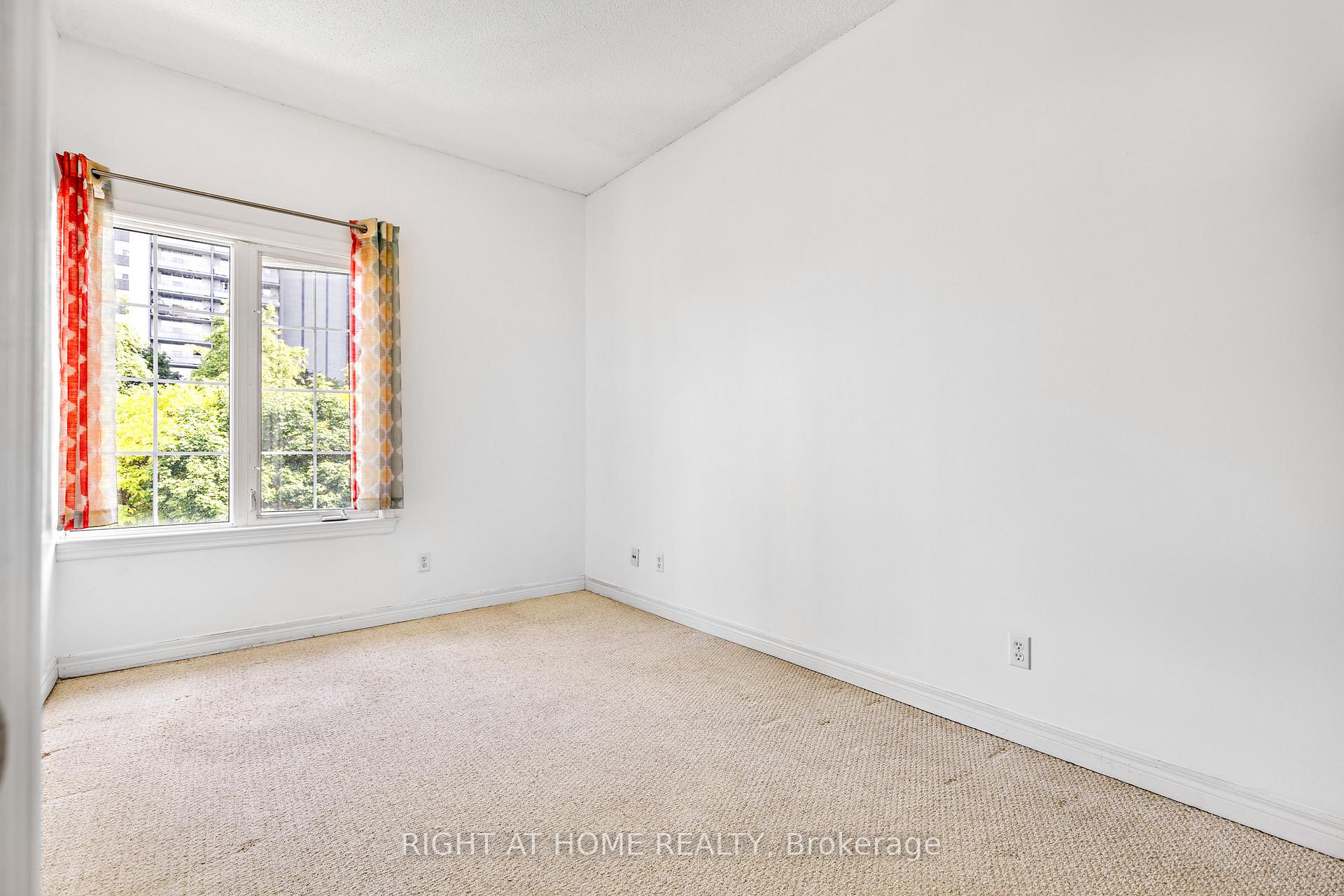 3 Bedrooms Condo at 205 Wellesley, Toronto For sale