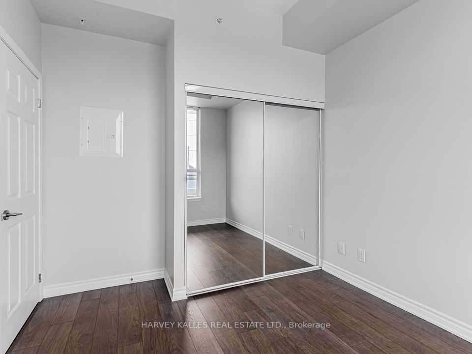 11611 Yonge Street 517