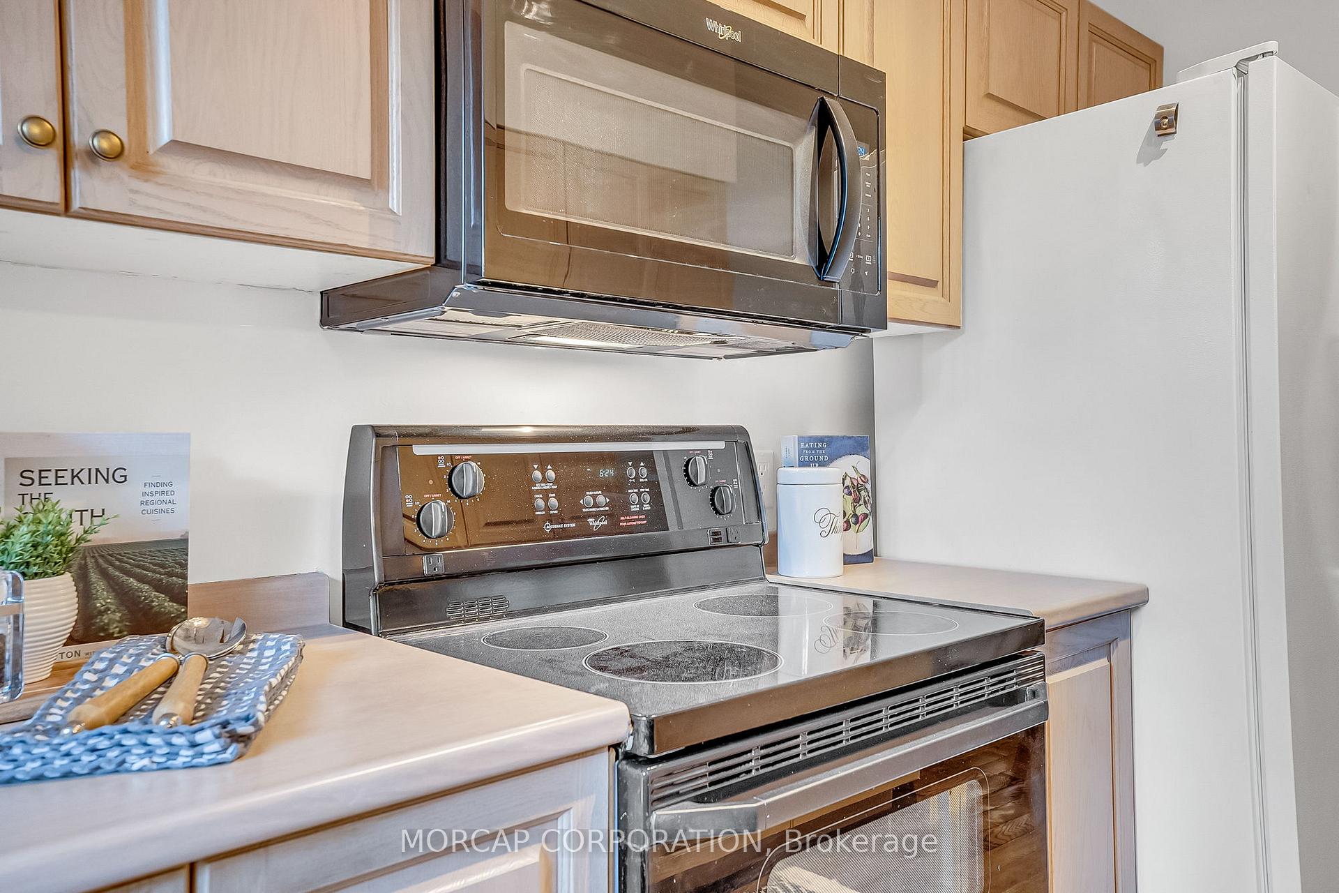 2 Bedrooms Condo at 600 Eglinton, Toronto For sale