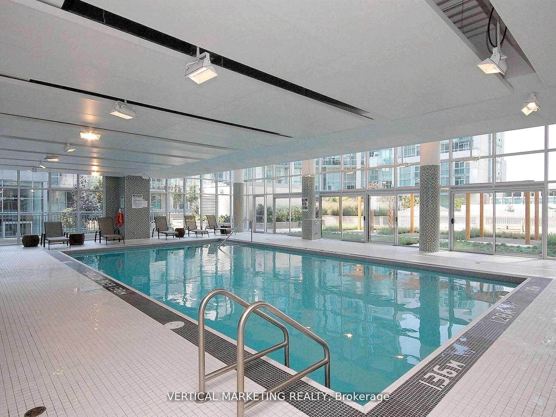 2 Bedrooms Condo at 223 Webb, Mississauga For sale