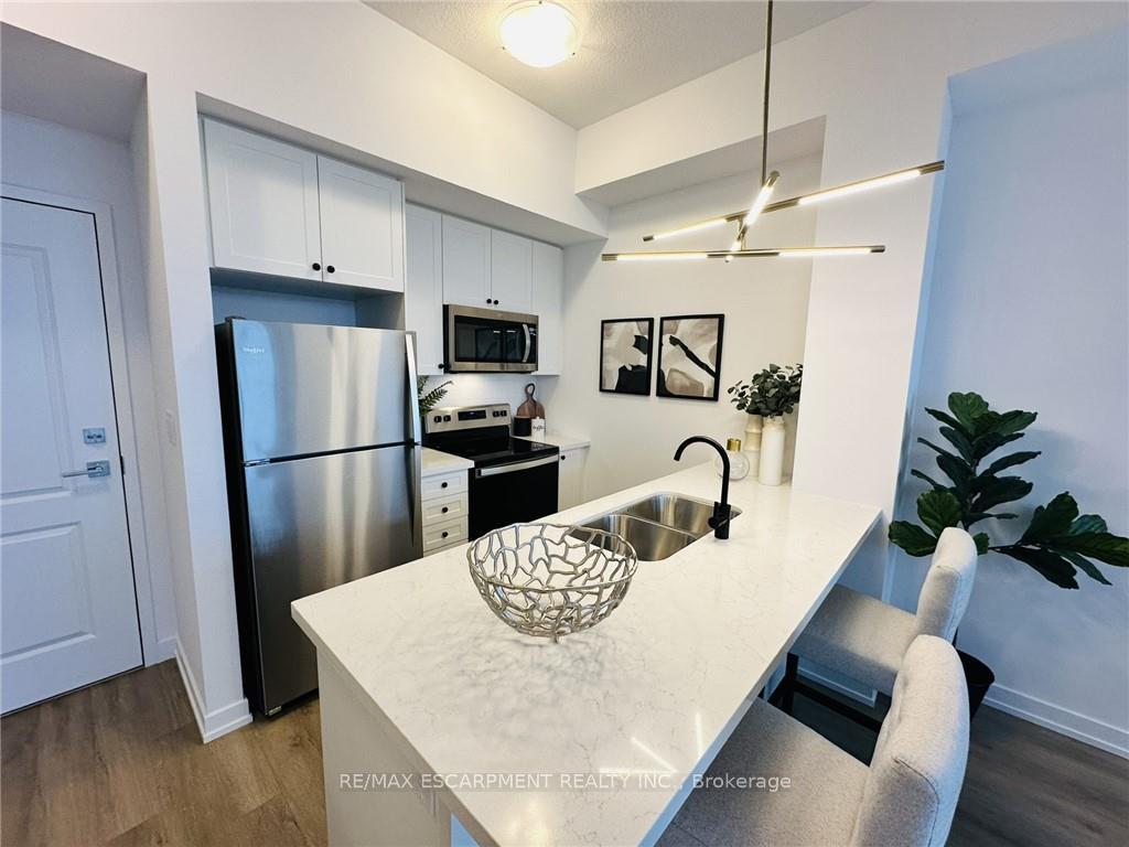 1 Bedroom Condo at 460 DUNDAS,  Hamilton For sale