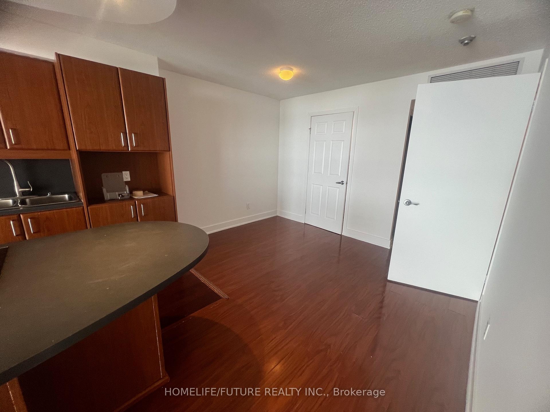 1 Bedroom Condo at 550 Queens,  Toronto For sale