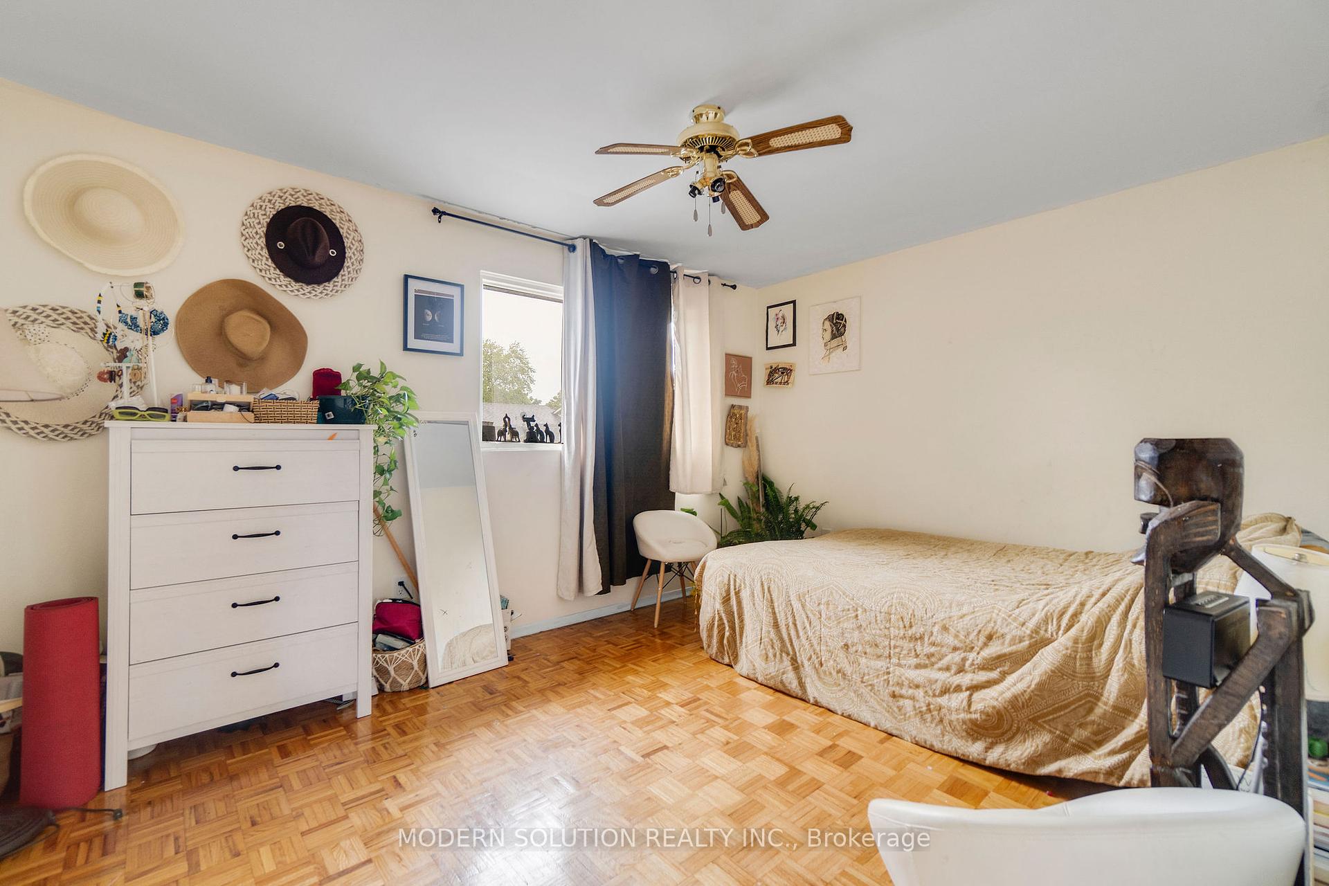3 Bedrooms Condo at 341 Military, Toronto For sale