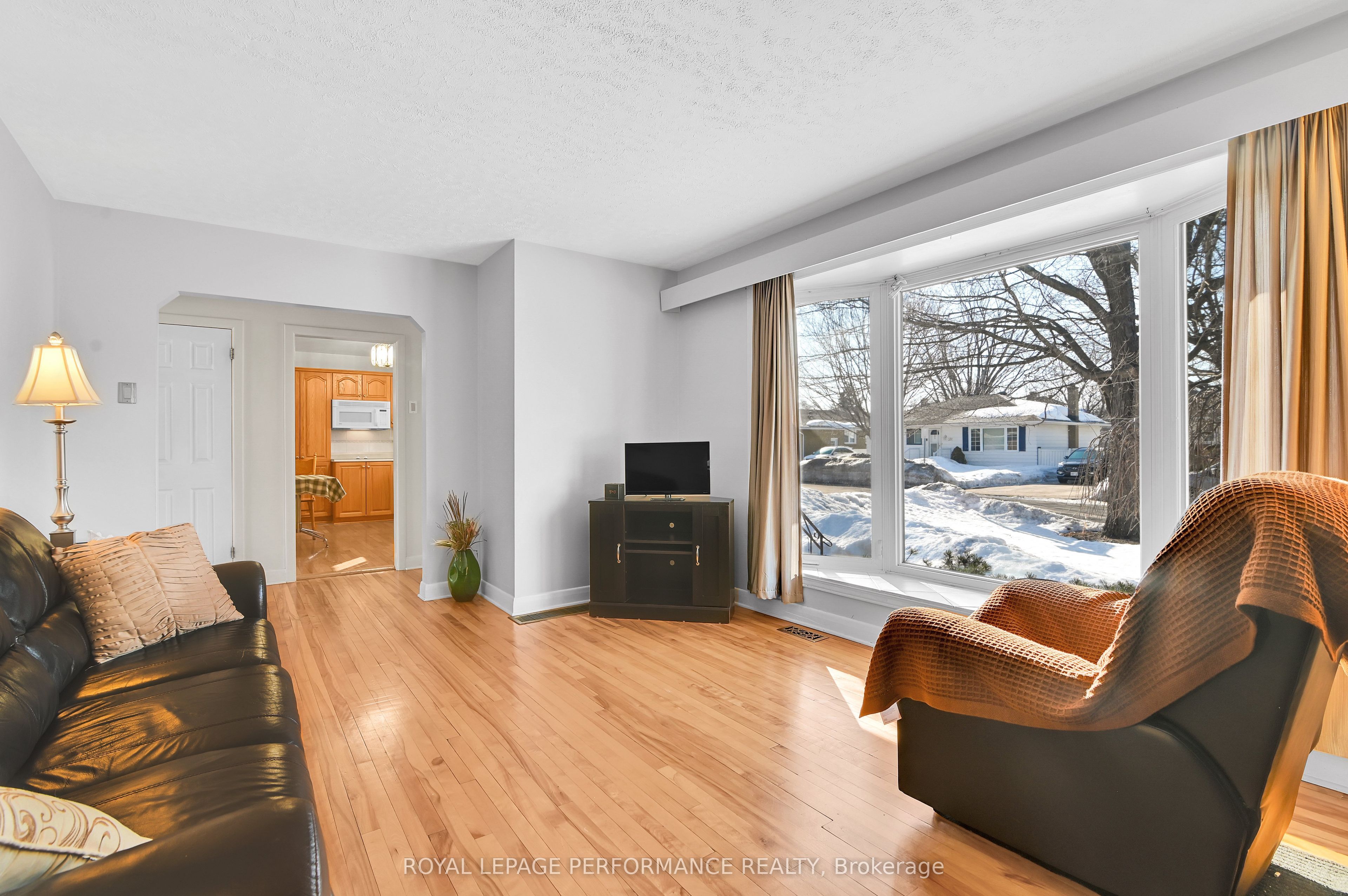 327 Fullerton Avenue, OverbrookCastleheightsandArea, ON K1K 1K2
