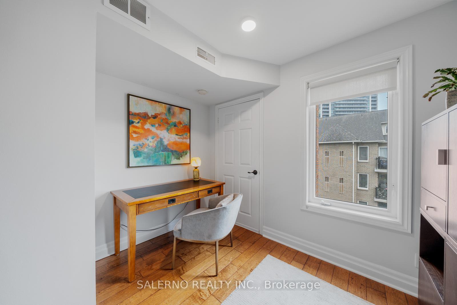 3 Bedrooms Condo at 128 Aerodrome, Toronto For sale