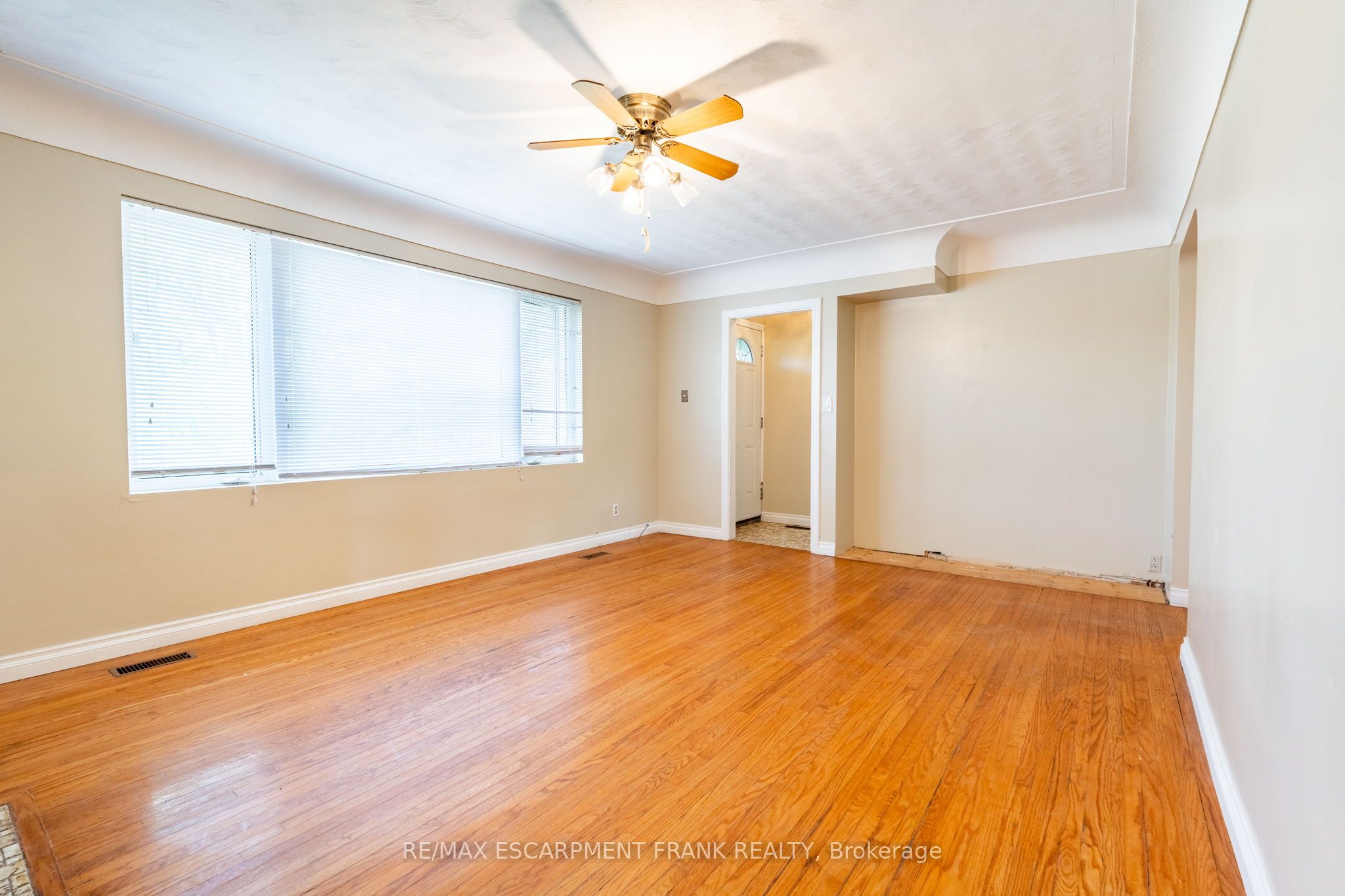 699 RYMAL Road W, Hamilton Gurnett
