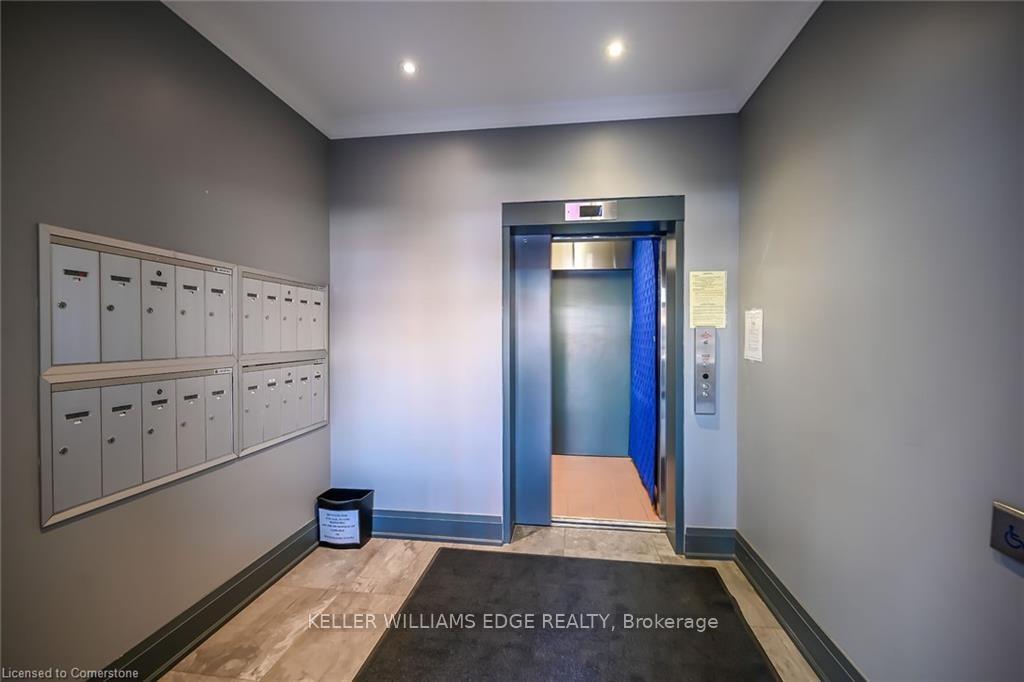 2 Bedrooms Condo at 2 King,  Hamilton For sale
