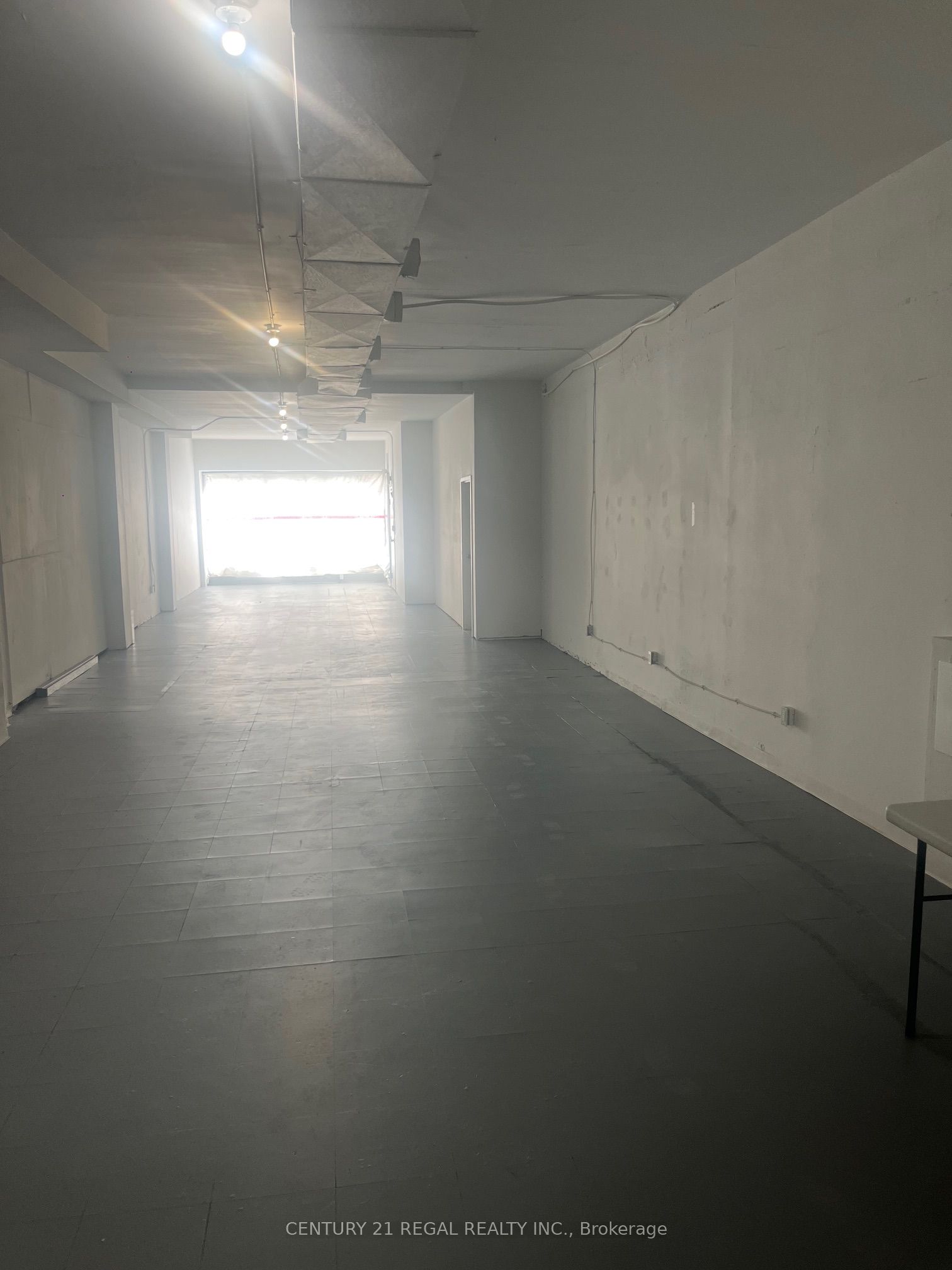 998 Bloor Street W