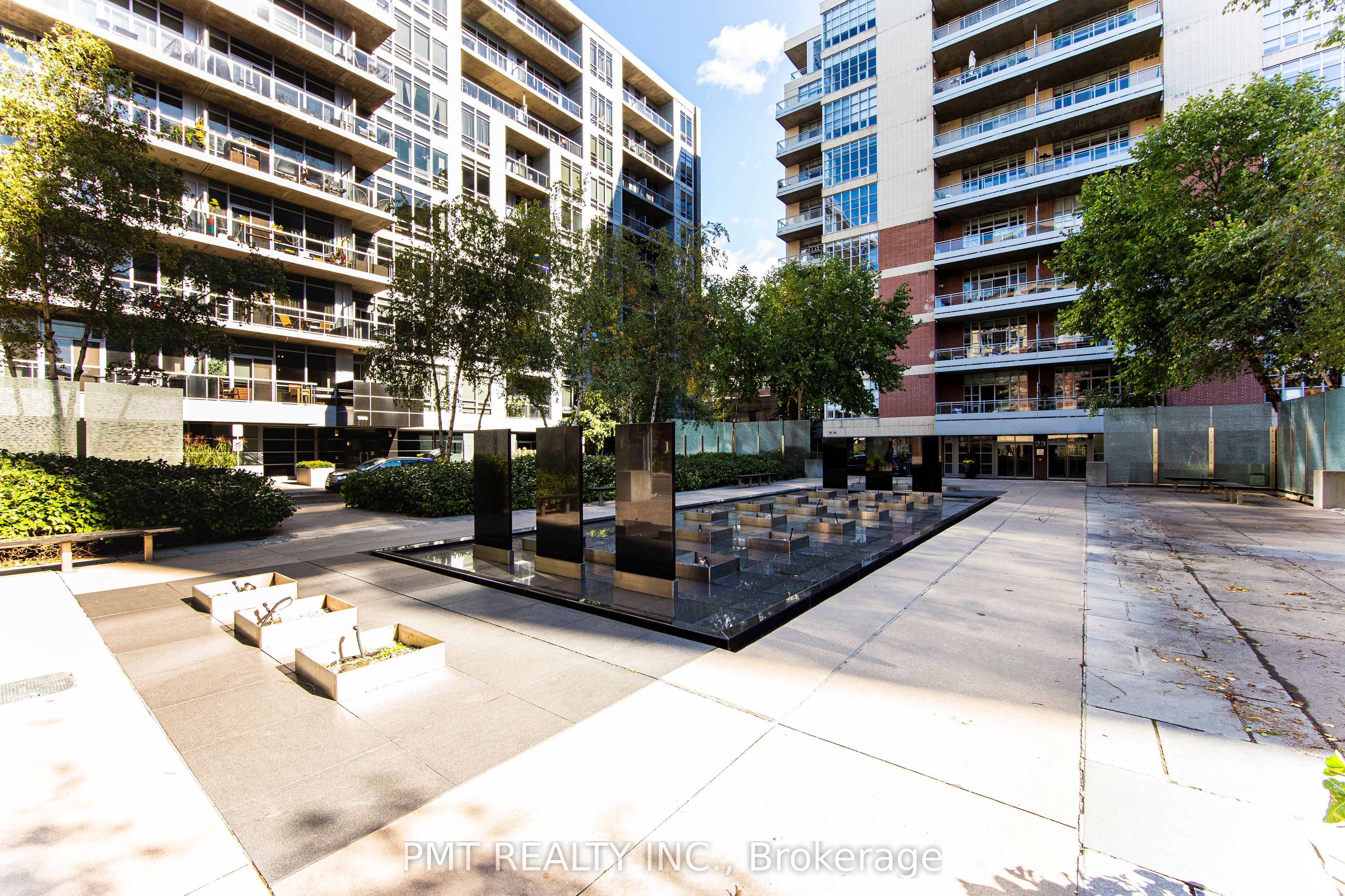 399 Adelaide Street W, #105
