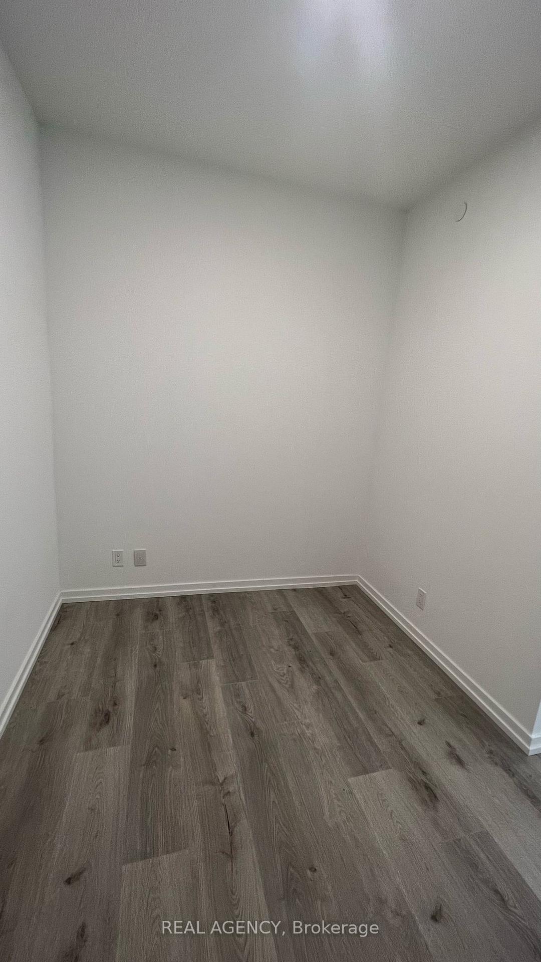 2 Bedrooms Condo at 1000 Portage,  Vaughan For sale
