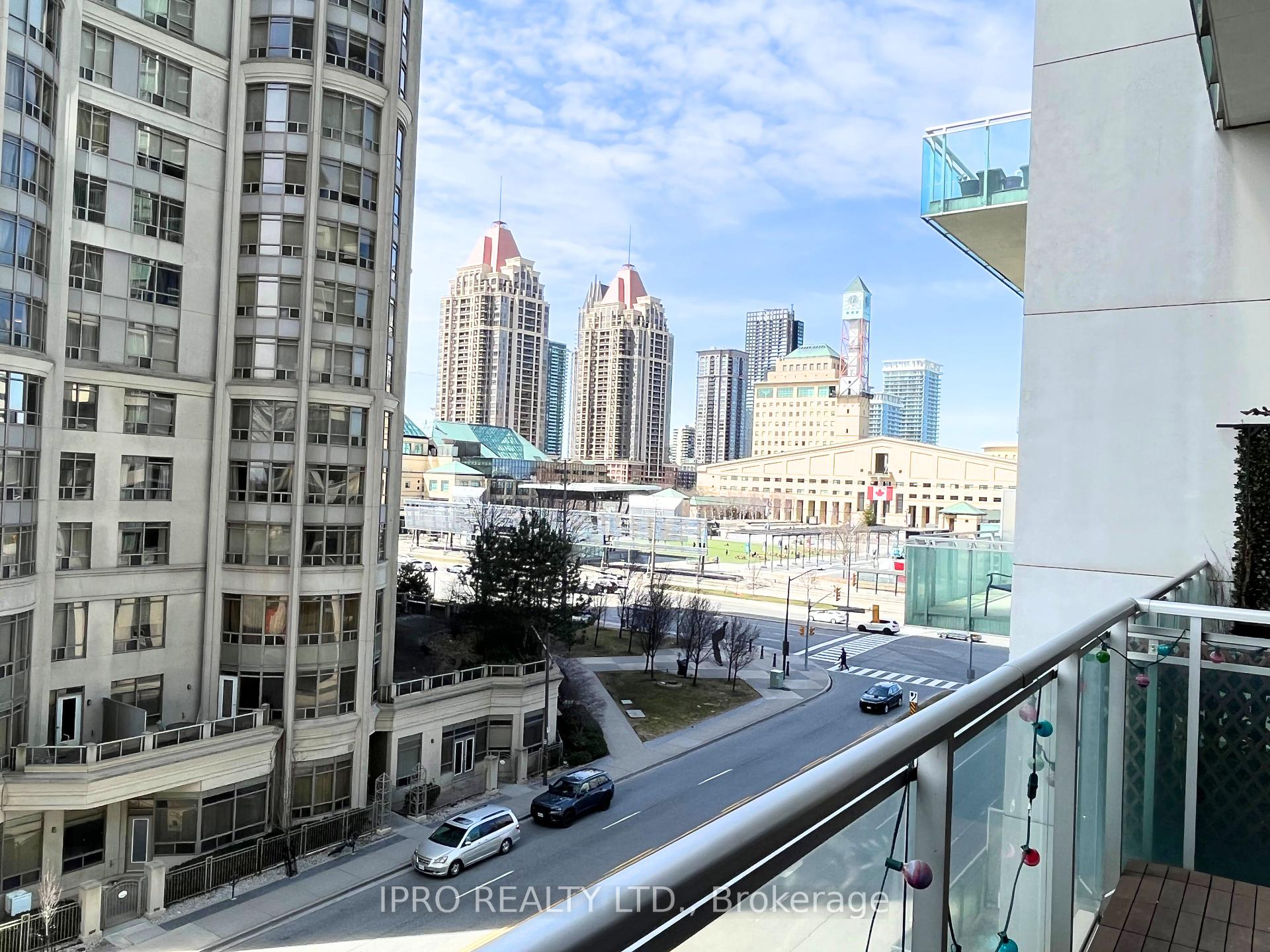 1 Bedroom Condo at 225 Webb,  Mississauga For sale
