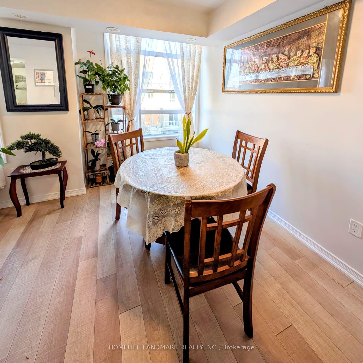 2 Bedrooms Condo at 80 Orchid Place,  Toronto For sale