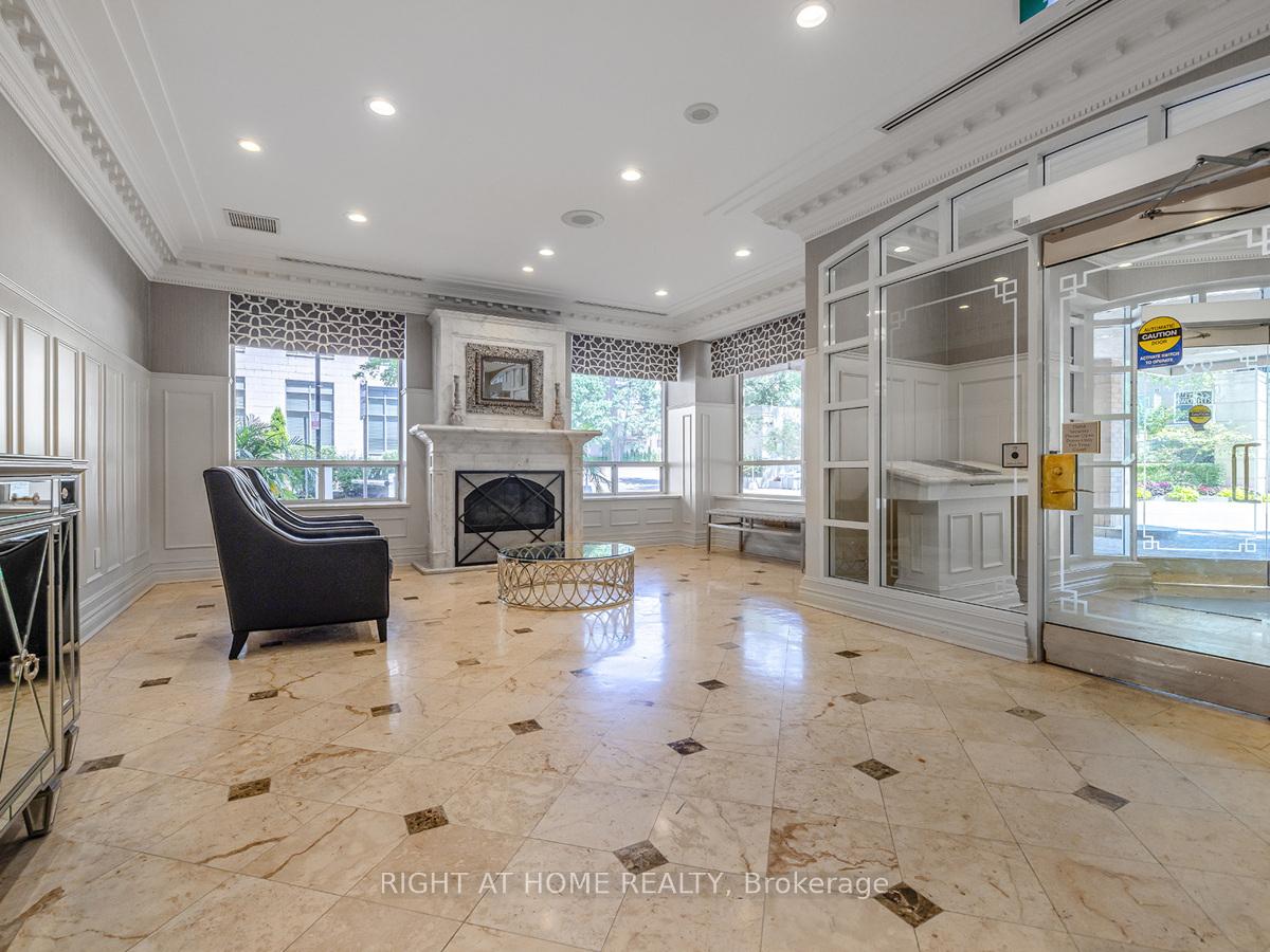 3 Bedrooms Condo at 88 Grandview,  Toronto For sale