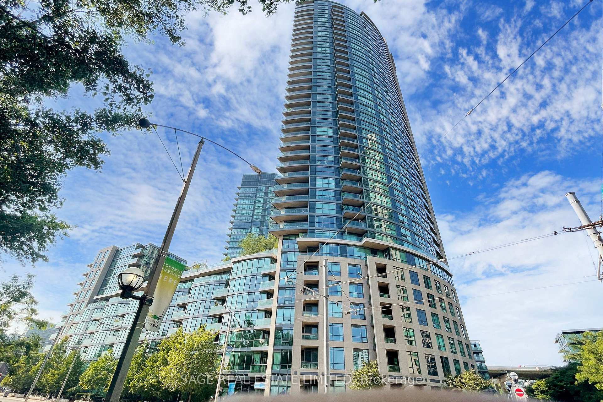 2 Bedrooms Condo at 219 Fort York, Toronto For sale