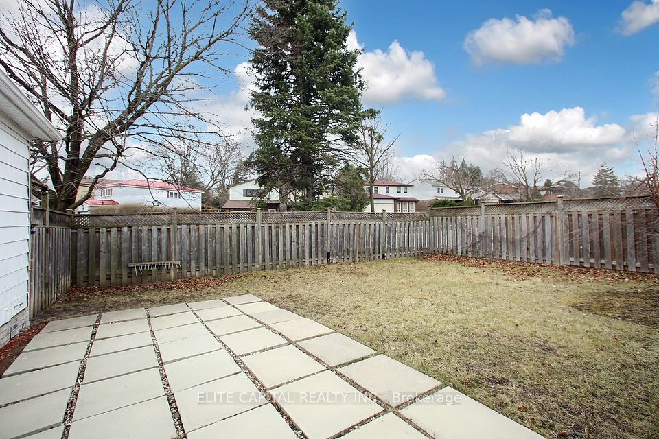 225 Snowshoe Crescent, Markham, ON L3T 4N2