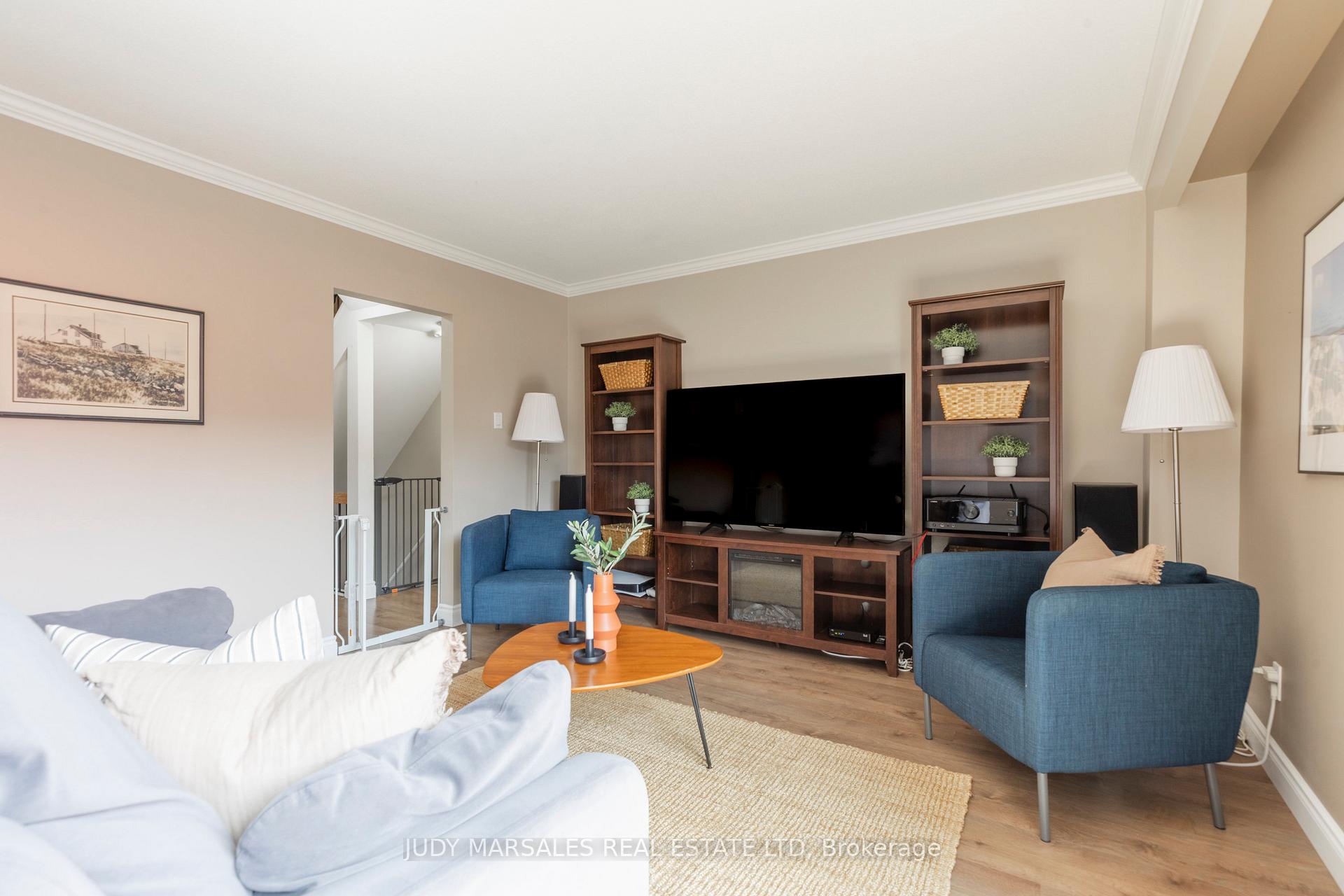 3 Bedrooms Condo at 3035 Glencrest, Burlington For sale