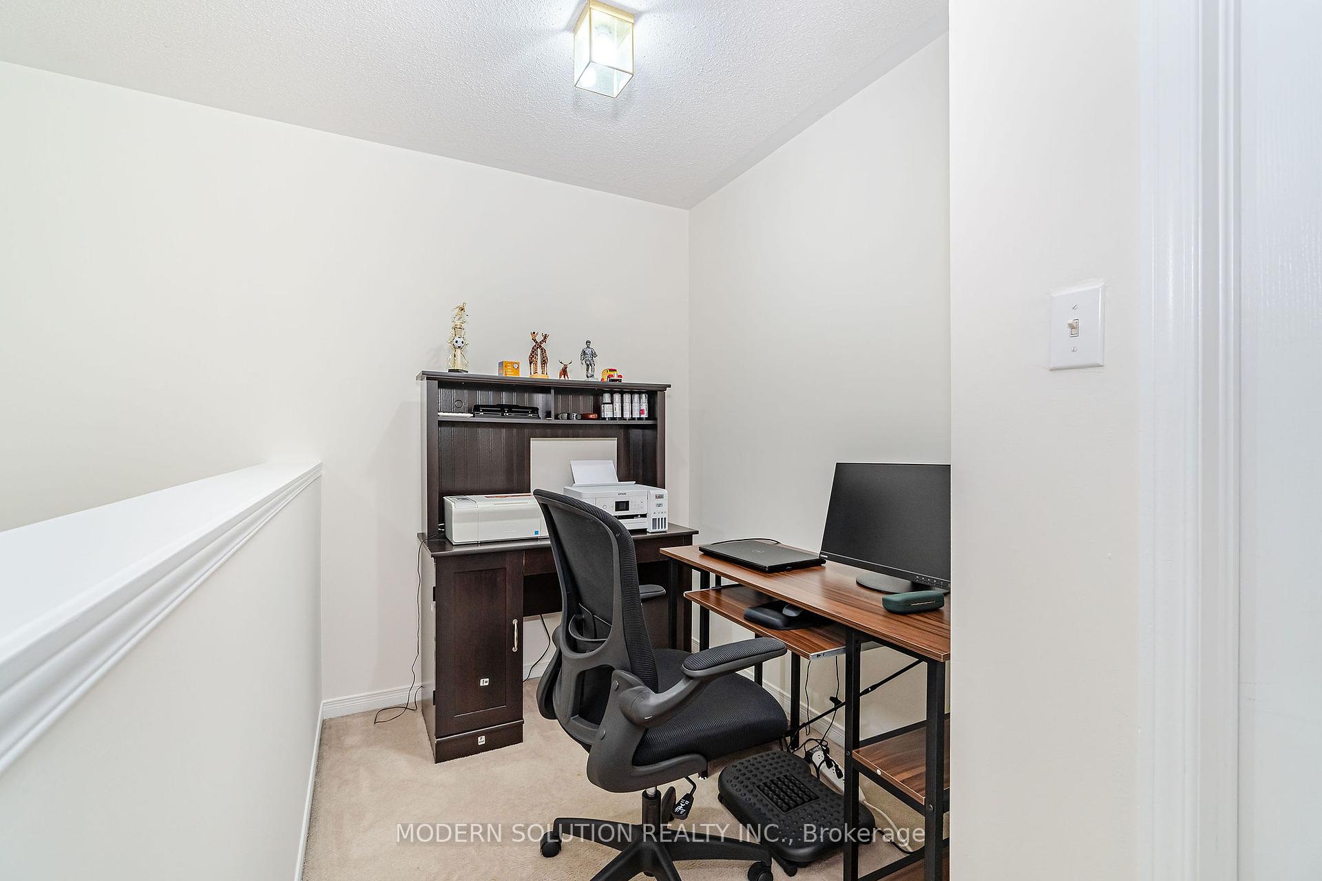 3 Bedrooms Condo at 525 Novo Star, Mississauga For sale