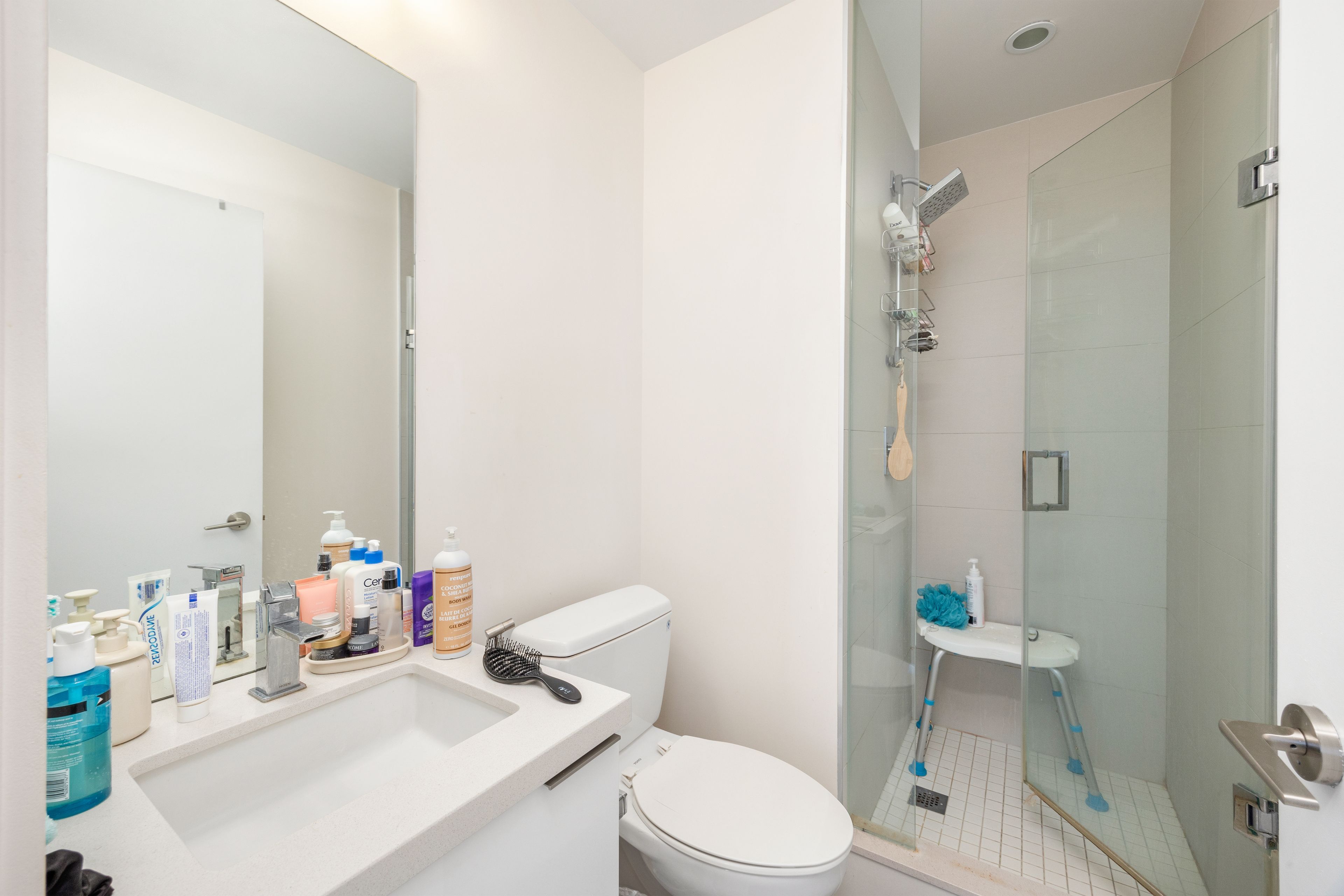 8 Eglinton Avenue E 5807