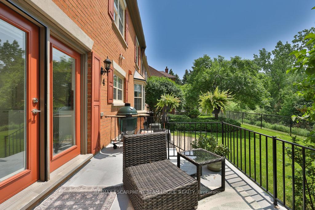 4 Bedrooms Condo at 4211 Millcroft Park, Burlington For sale