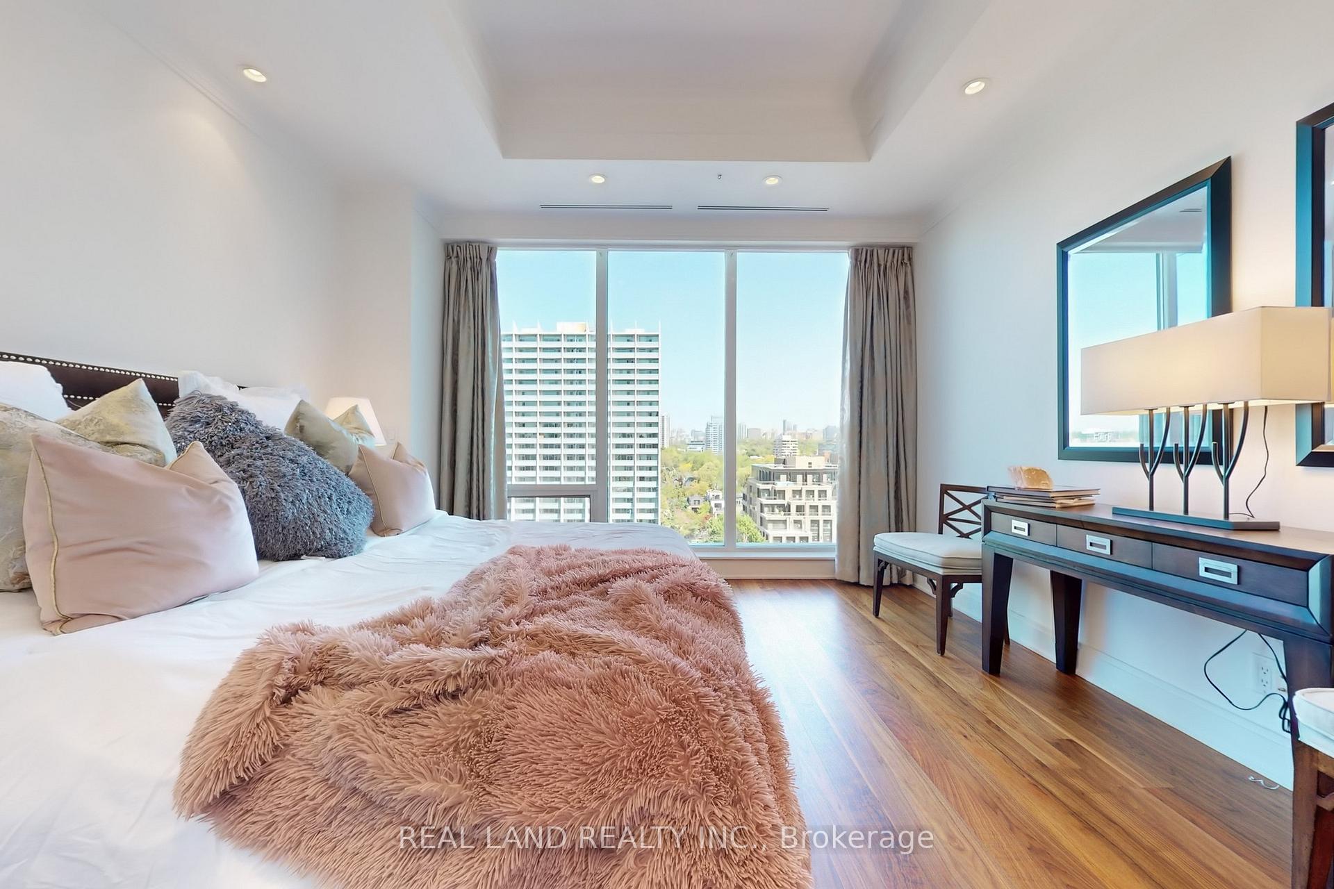 2 Bedrooms Condo at 206 Bloor, Toronto For sale