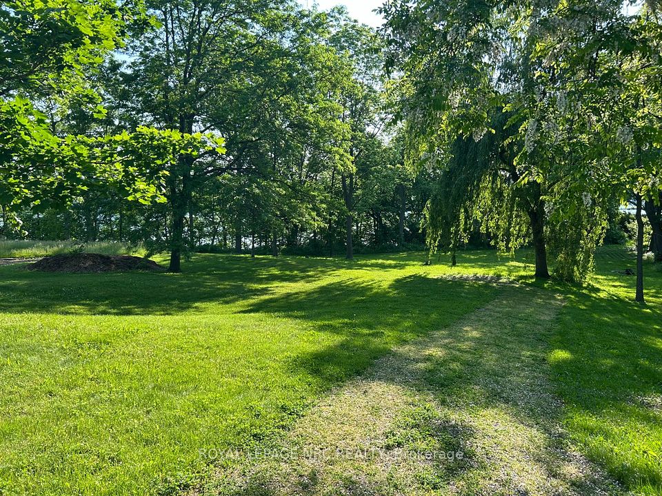 ES NIAGARA RIVER PKY ES Parkway, Niagara-on-the-Lake, ON L0S 1J0