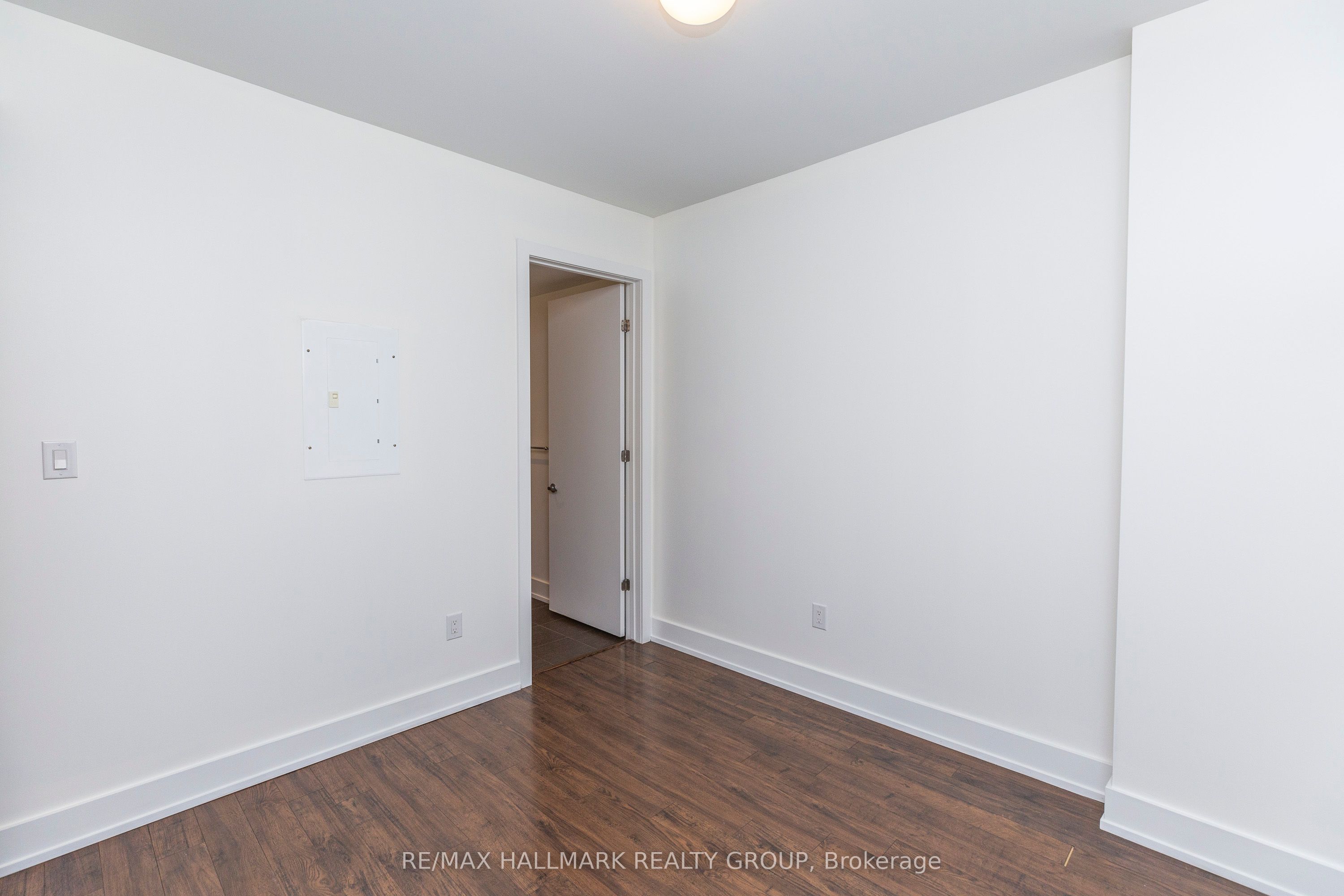 100 Champagne Avenue S #403, Dows Lake - Civic Hospital and Area 4503 - West Centre Town