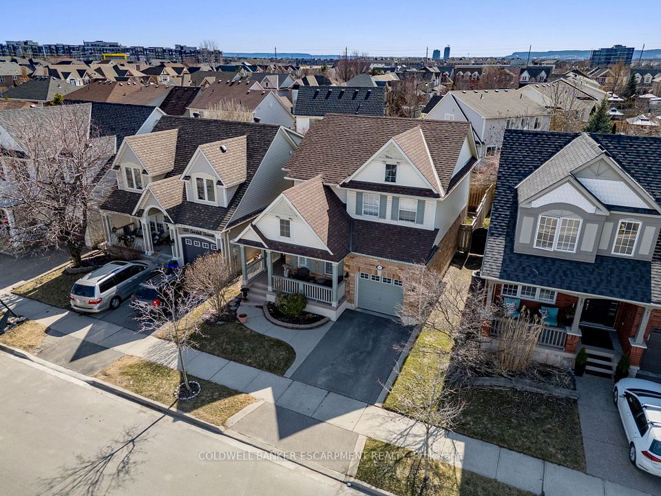 593 Caverhill Crescent, Milton, ON L9T 5K1