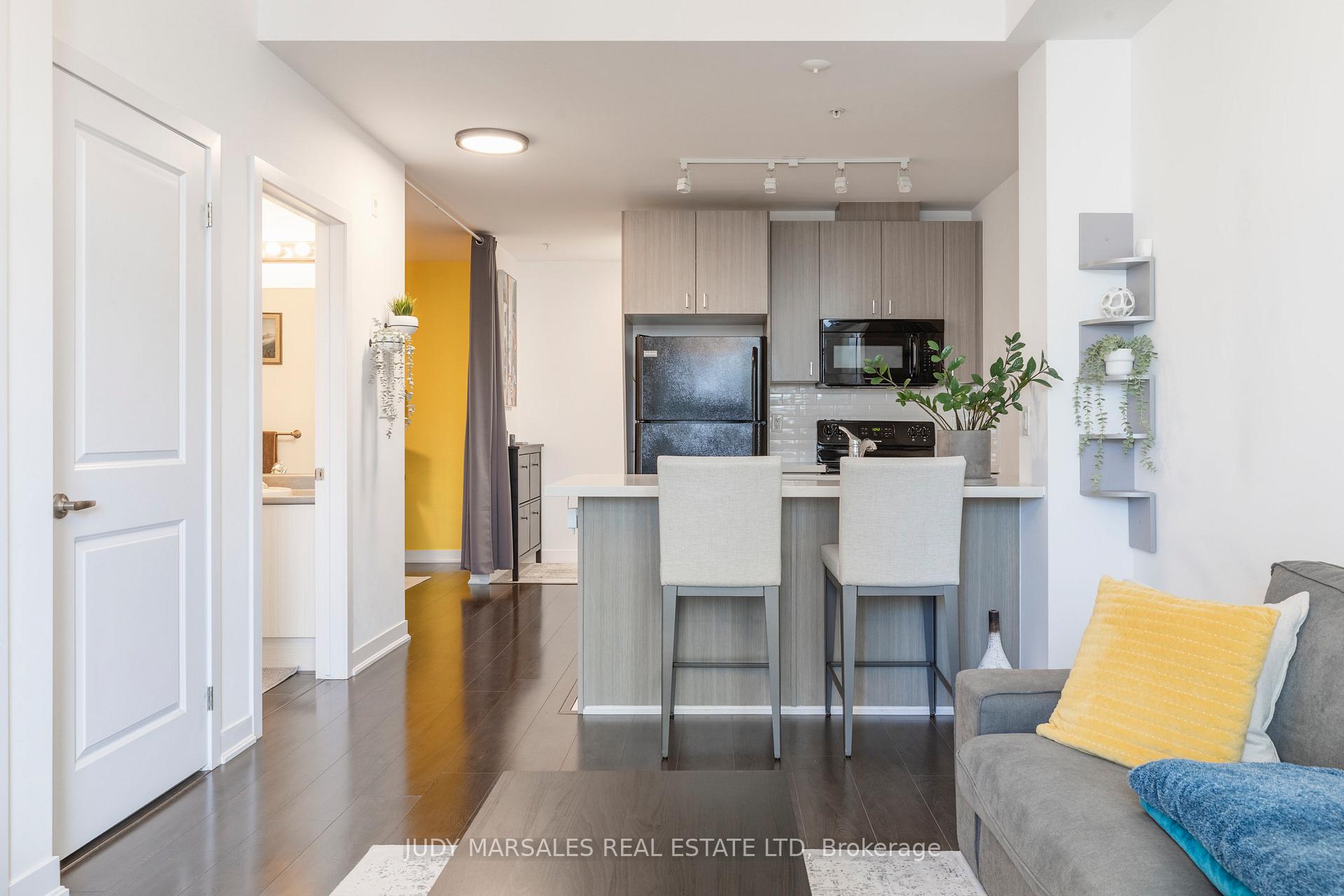 1 Bedroom Condo at 85 Robinson, Hamilton For sale