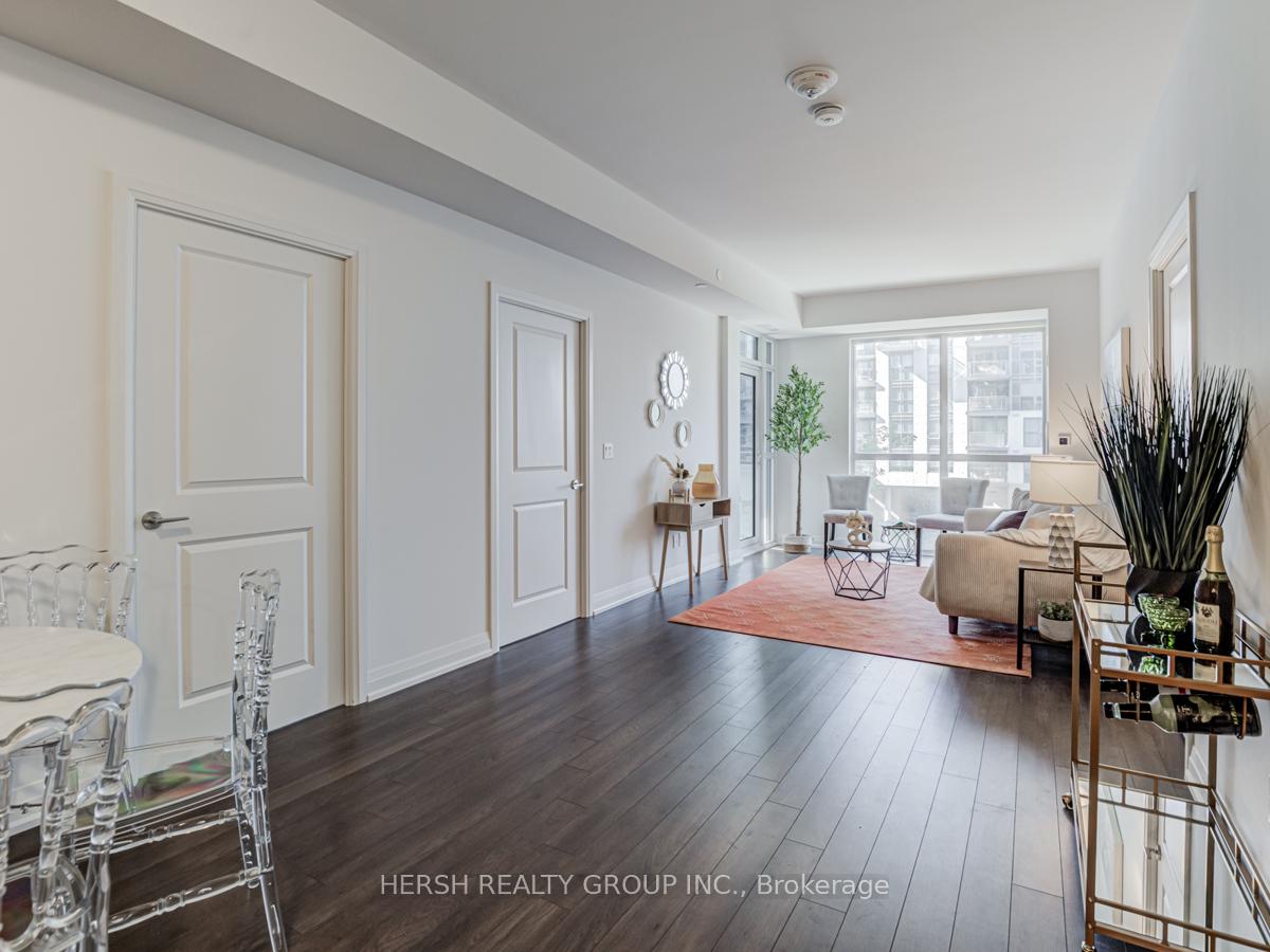 4 Bedrooms Condo at 10 Meadowglen,  Toronto For sale