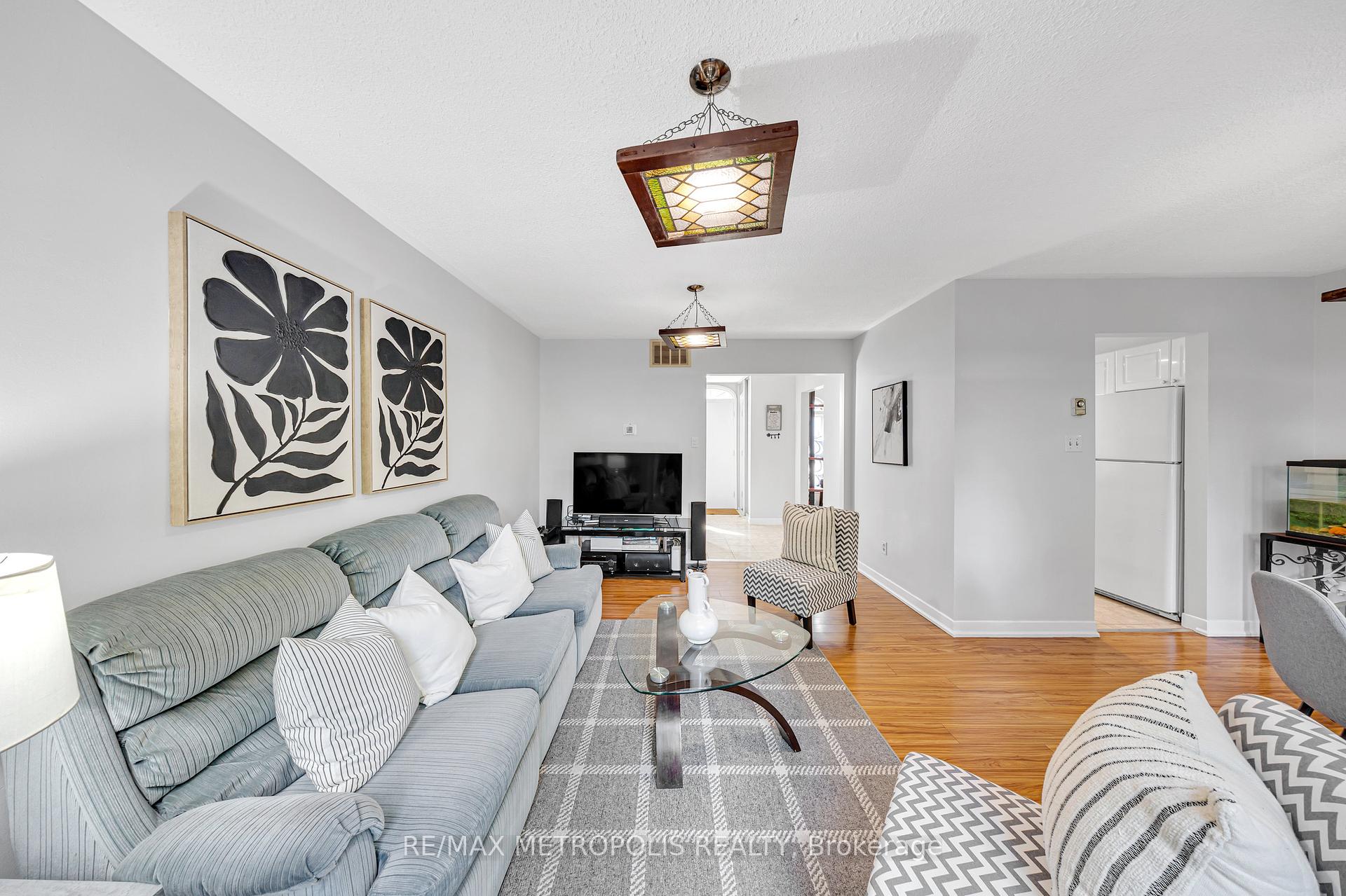4 Bedrooms Condo at 2550 Birchmount, Toronto For sale