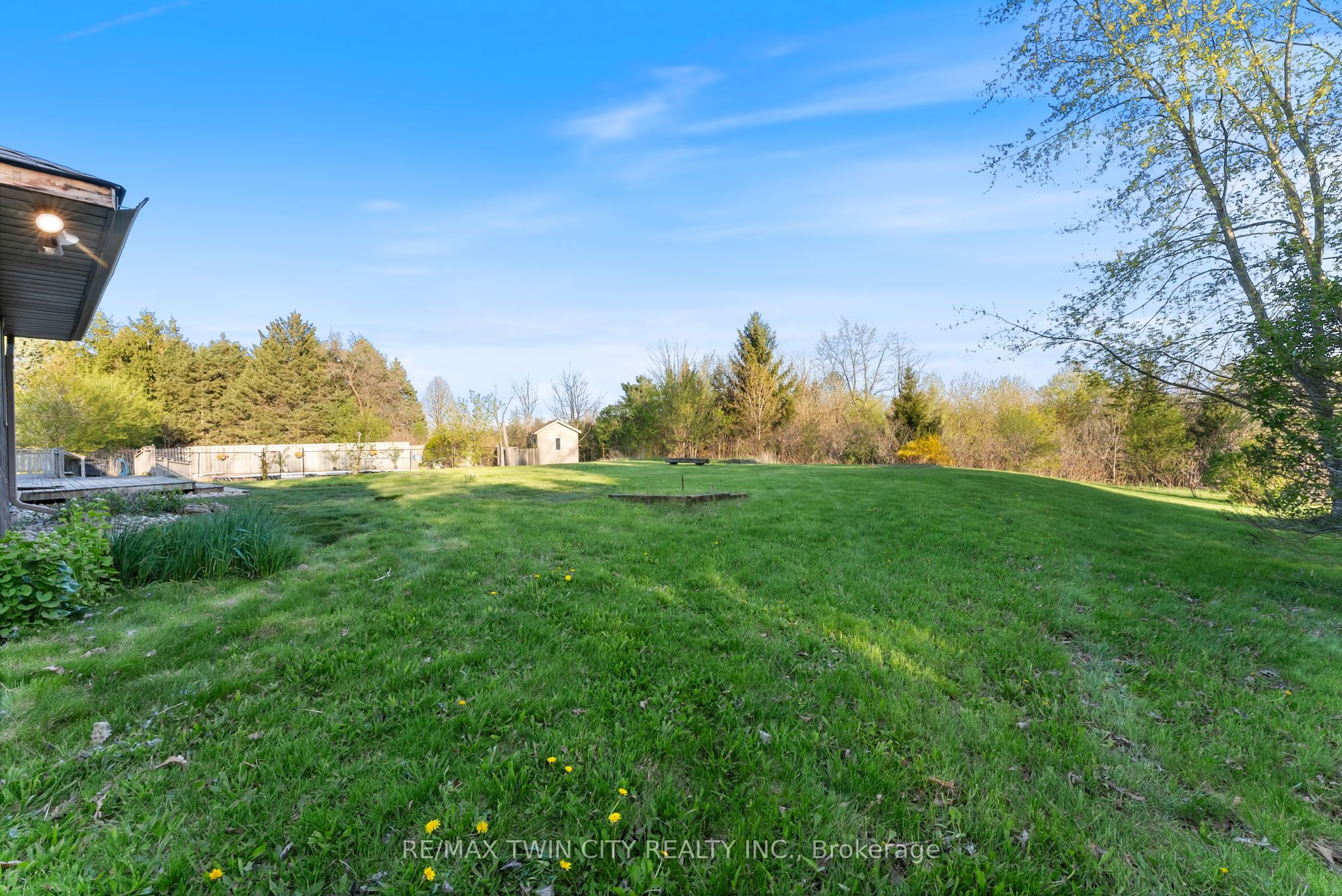 37 River Road