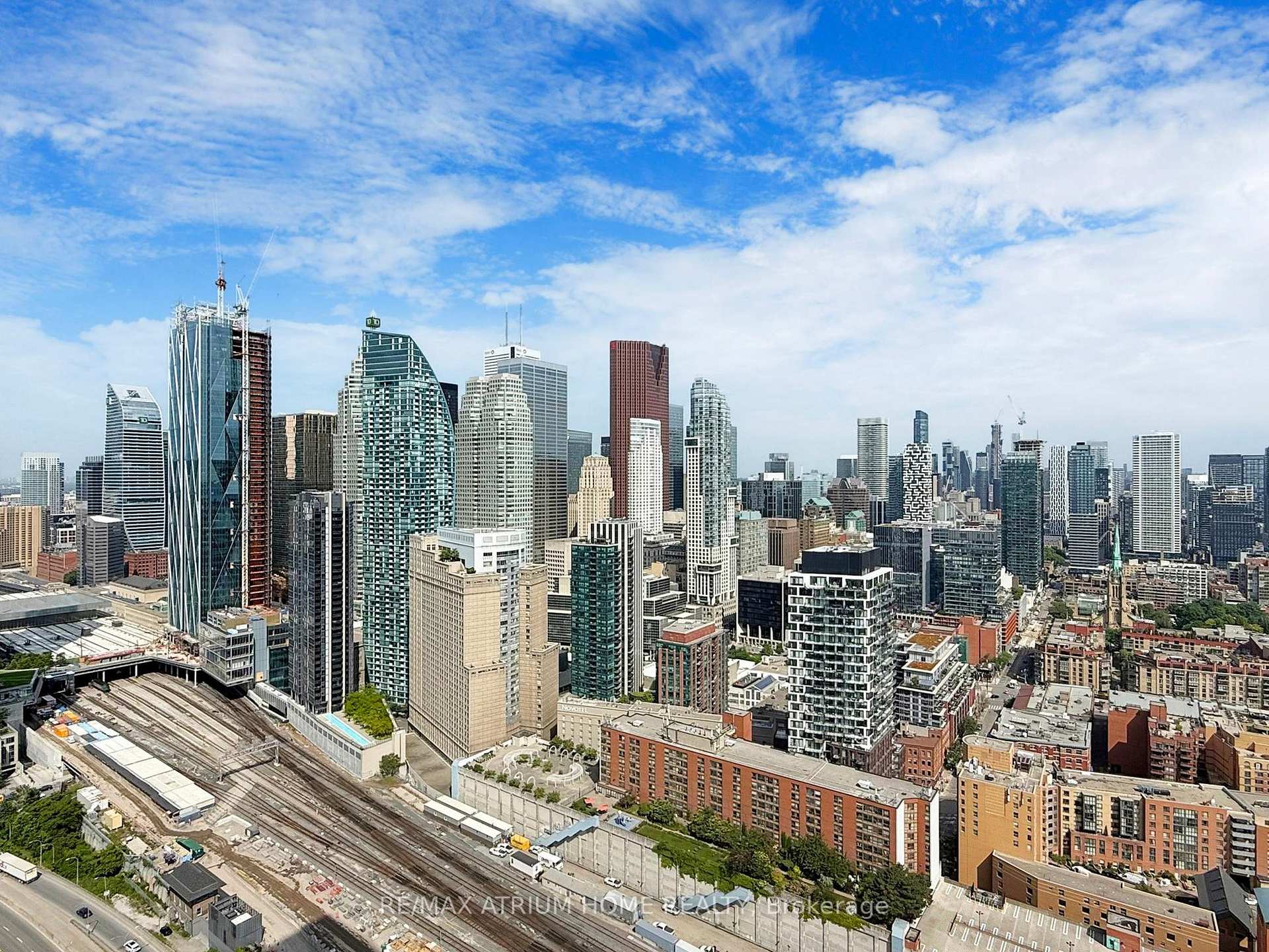 2 Bedrooms Condo at 55 Cooper, Toronto For sale