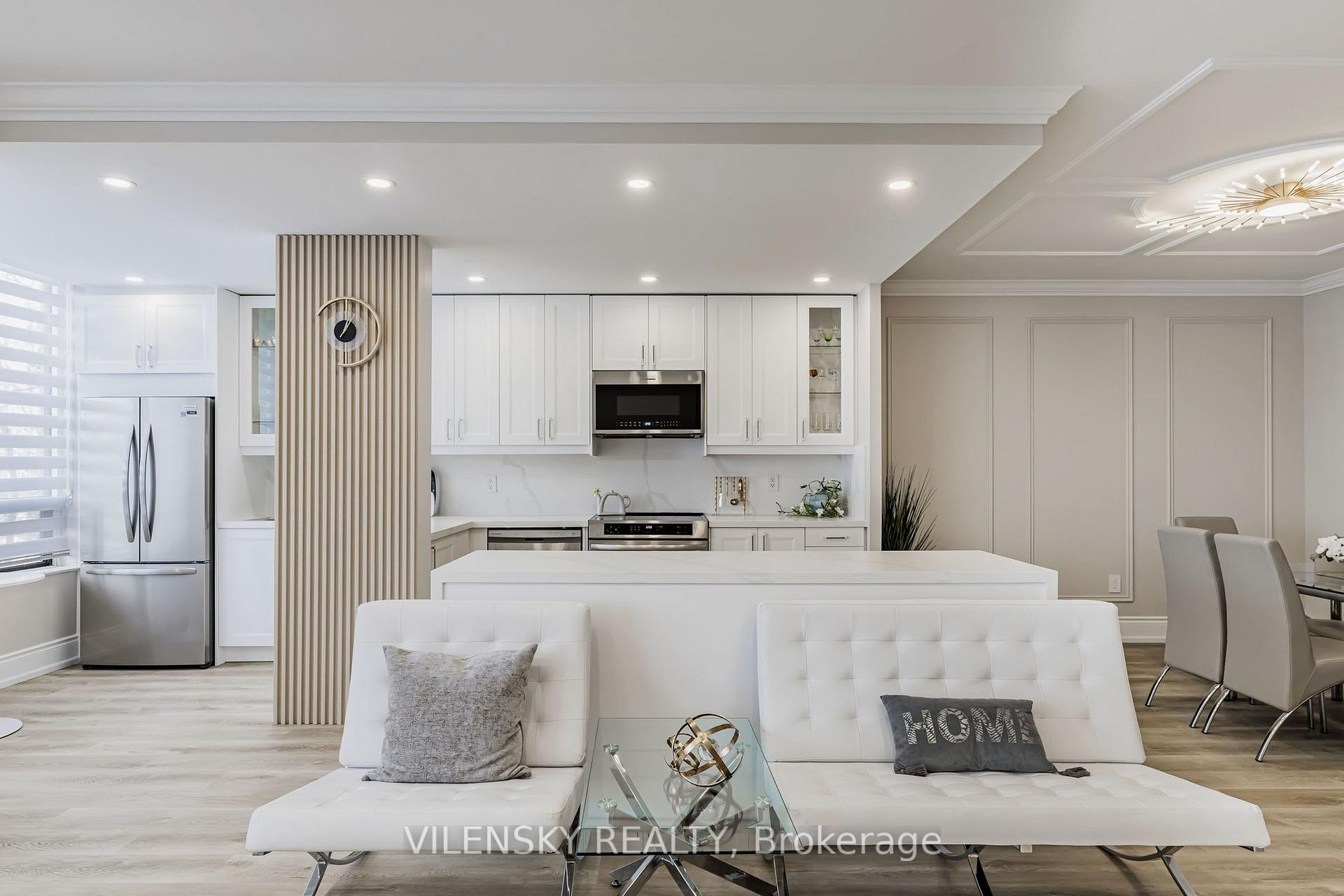 3 Bedrooms Condo at 333 Clark,  Vaughan For sale