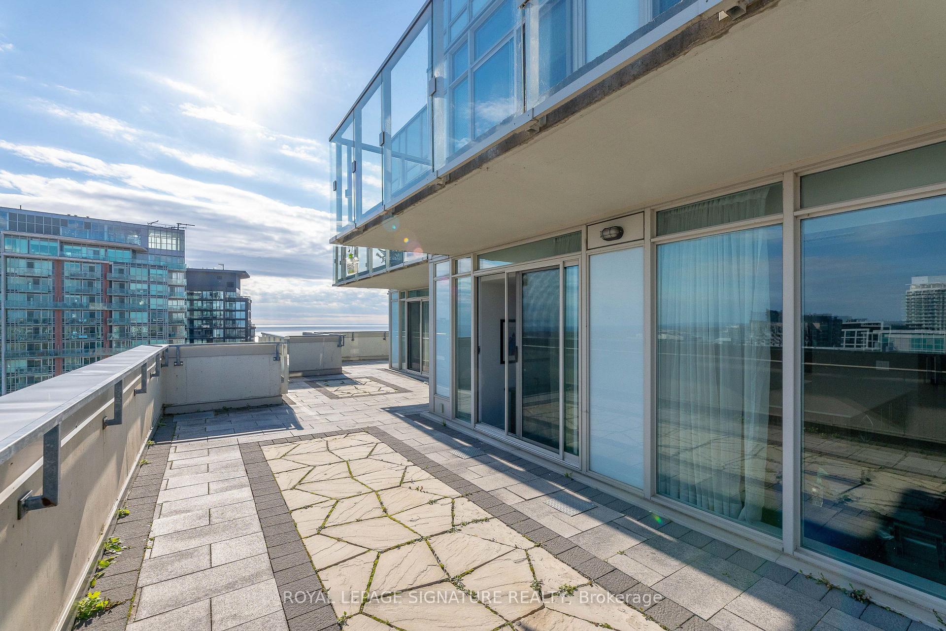 2 Bedrooms Condo at 125 Western Battery, Toronto For sale