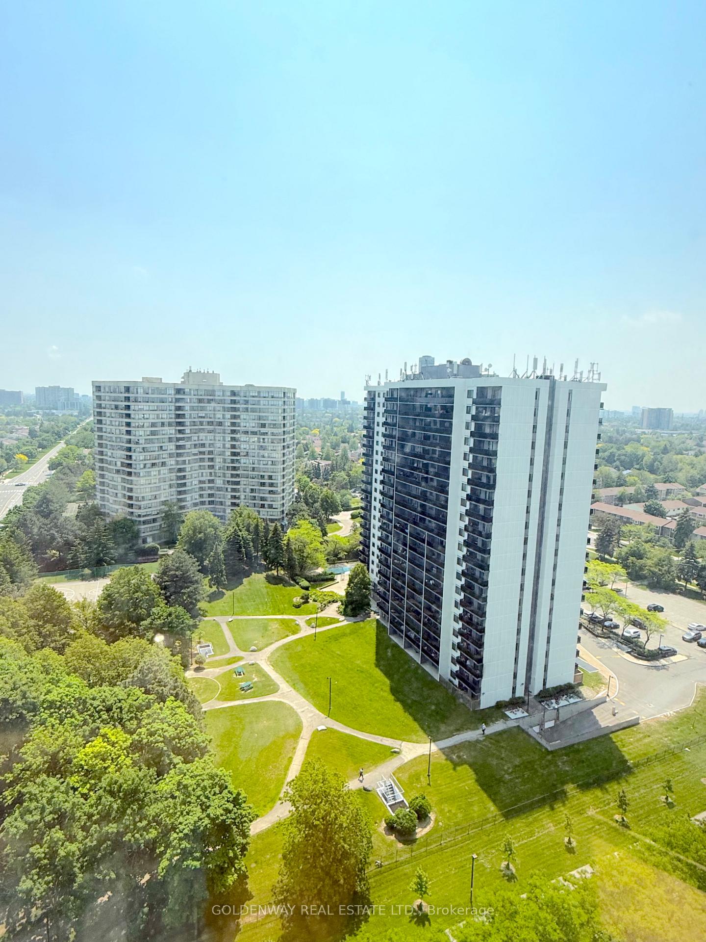 3 Bedrooms Condo at 75 Bamburgh, Toronto For sale