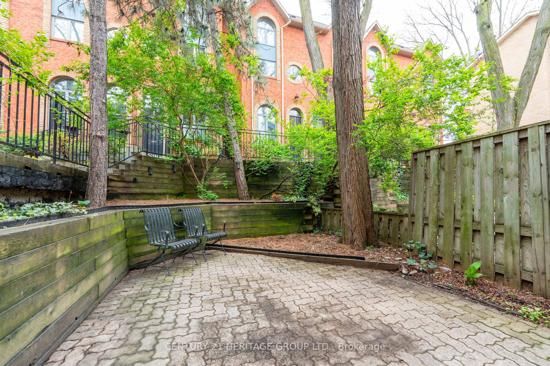 3 Bedrooms Condo at 280 Sherbourne, Toronto For sale