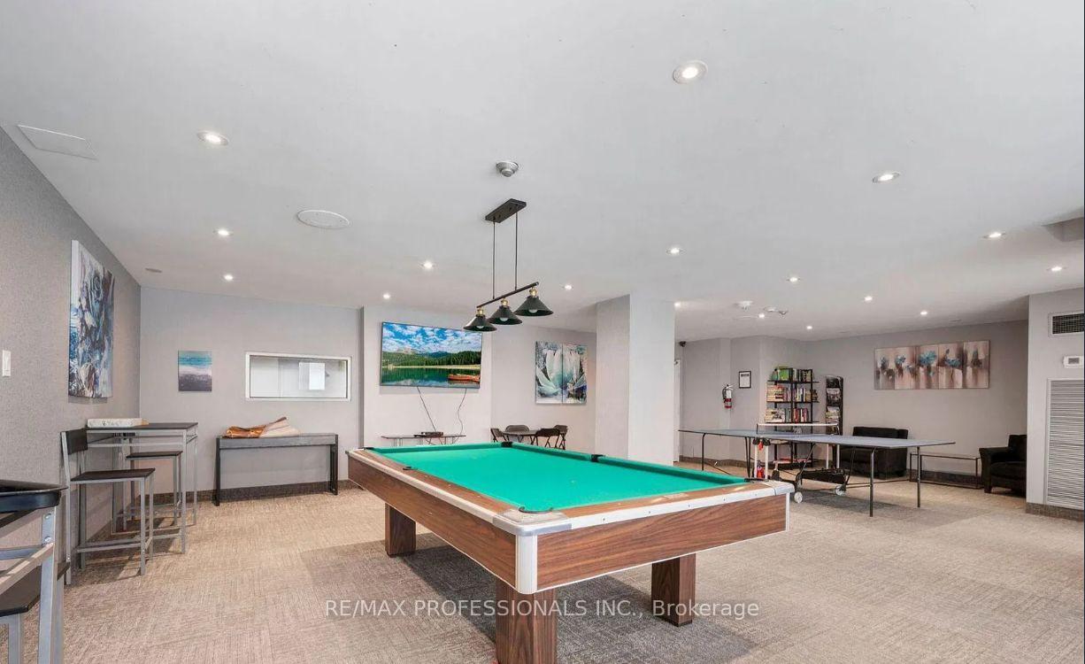 3 Bedrooms Condo at 475 The West Mall, Toronto For sale