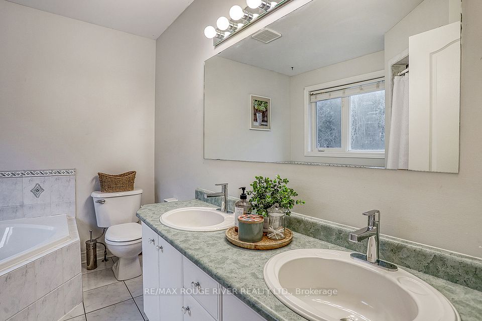 5 Pc. Ensuite!