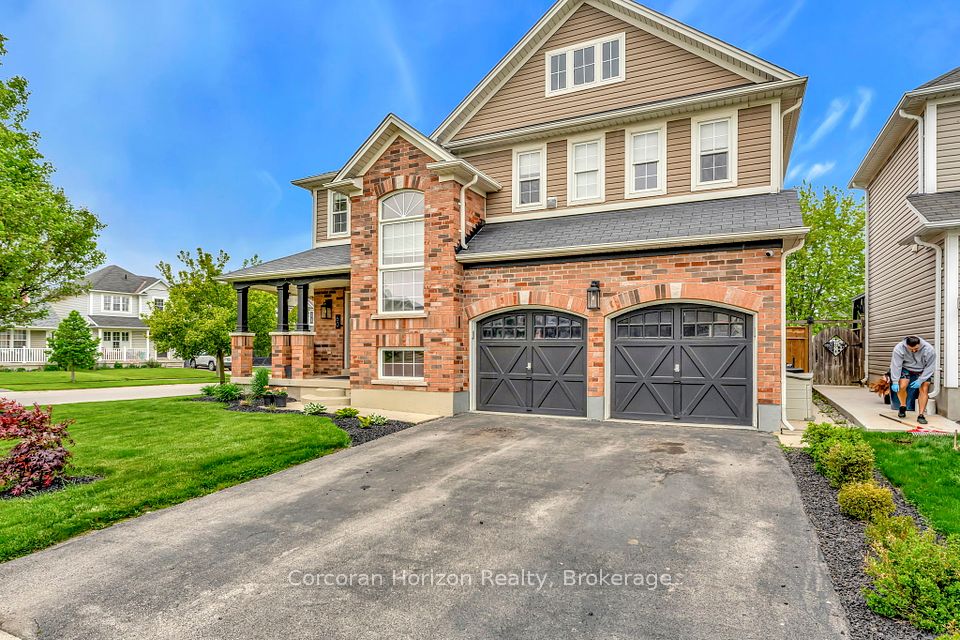 60 Hollinrake Avenue