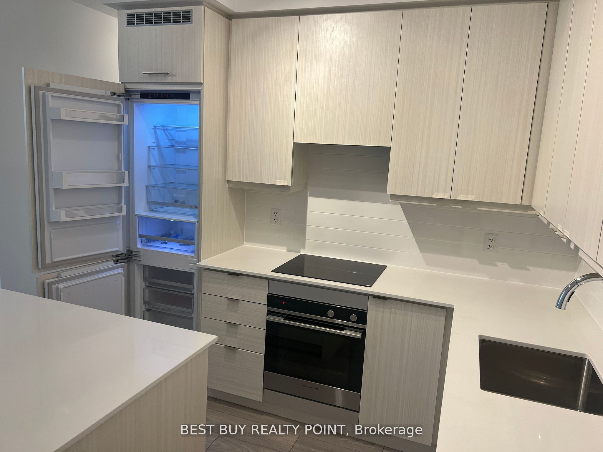 36 Elm Drive W, #201