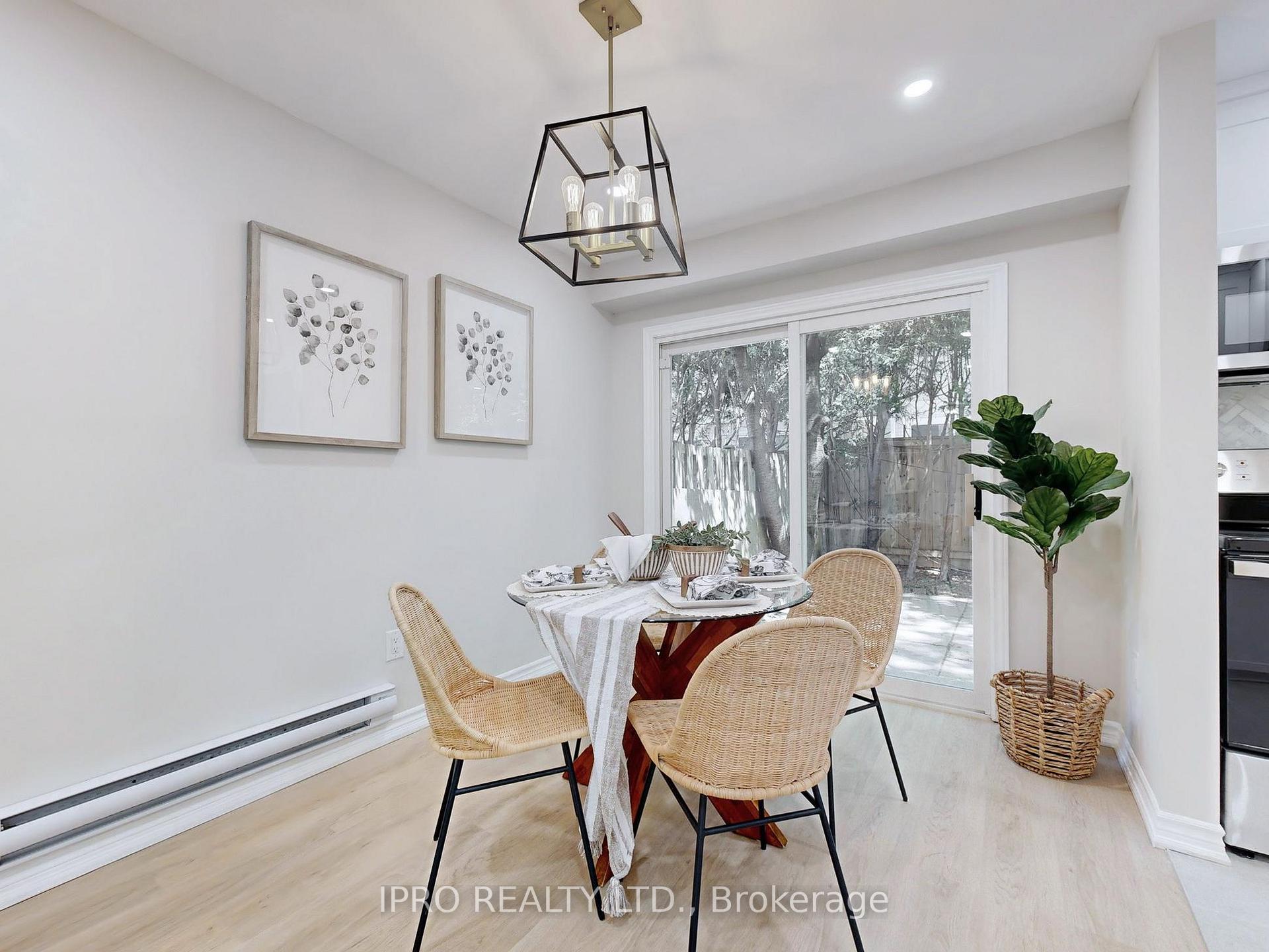 4 Bedrooms Condo at 61 Plum Tree, Toronto For sale