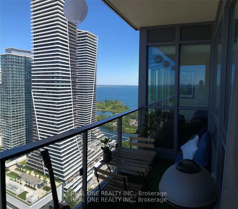 2200 Lake Shore