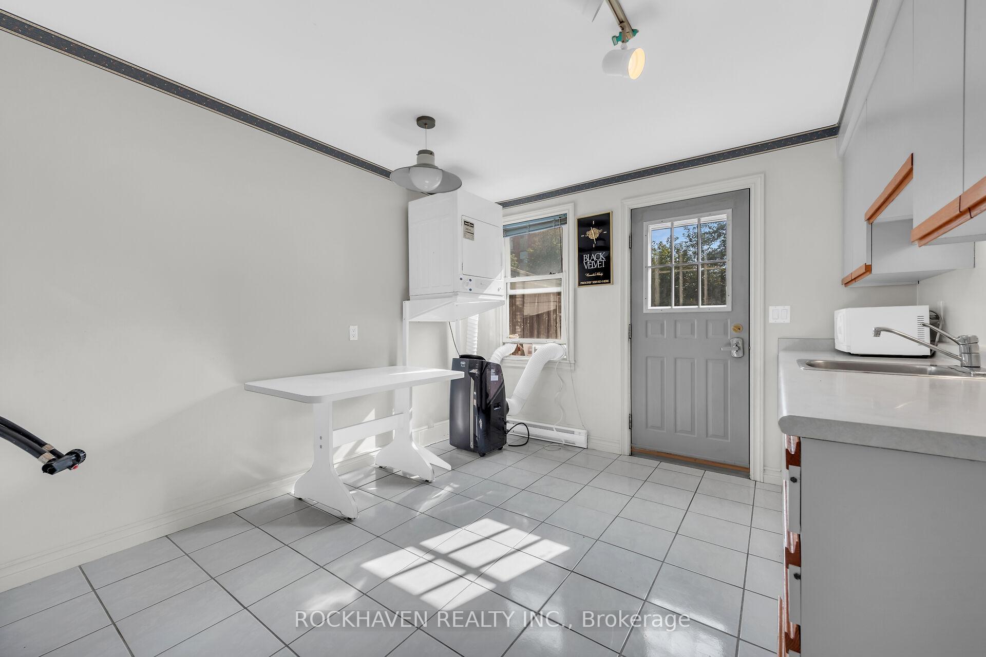 2 Bedrooms Other at 36 Macklin,  Hamilton For sale