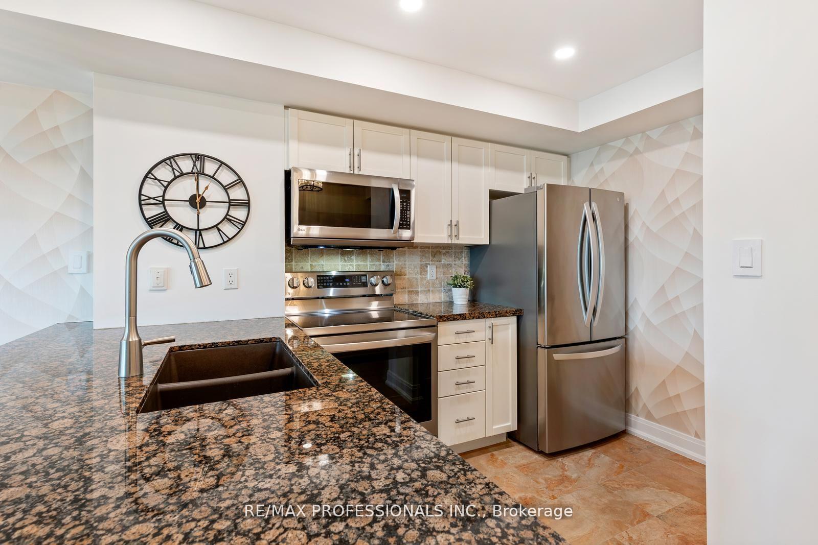 2 Bedrooms Condo at 410 Queens,  Toronto For sale