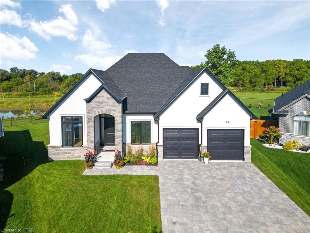 135 FOXBOROUGH Place Thames Centre Ontario N0M 2P0